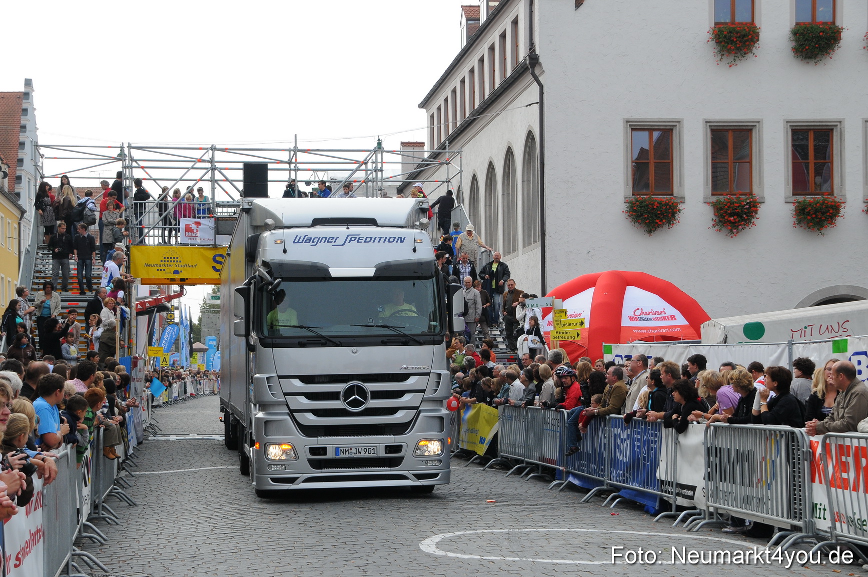 0019 Stadtlauf Neumarkt Startbereich 200909
