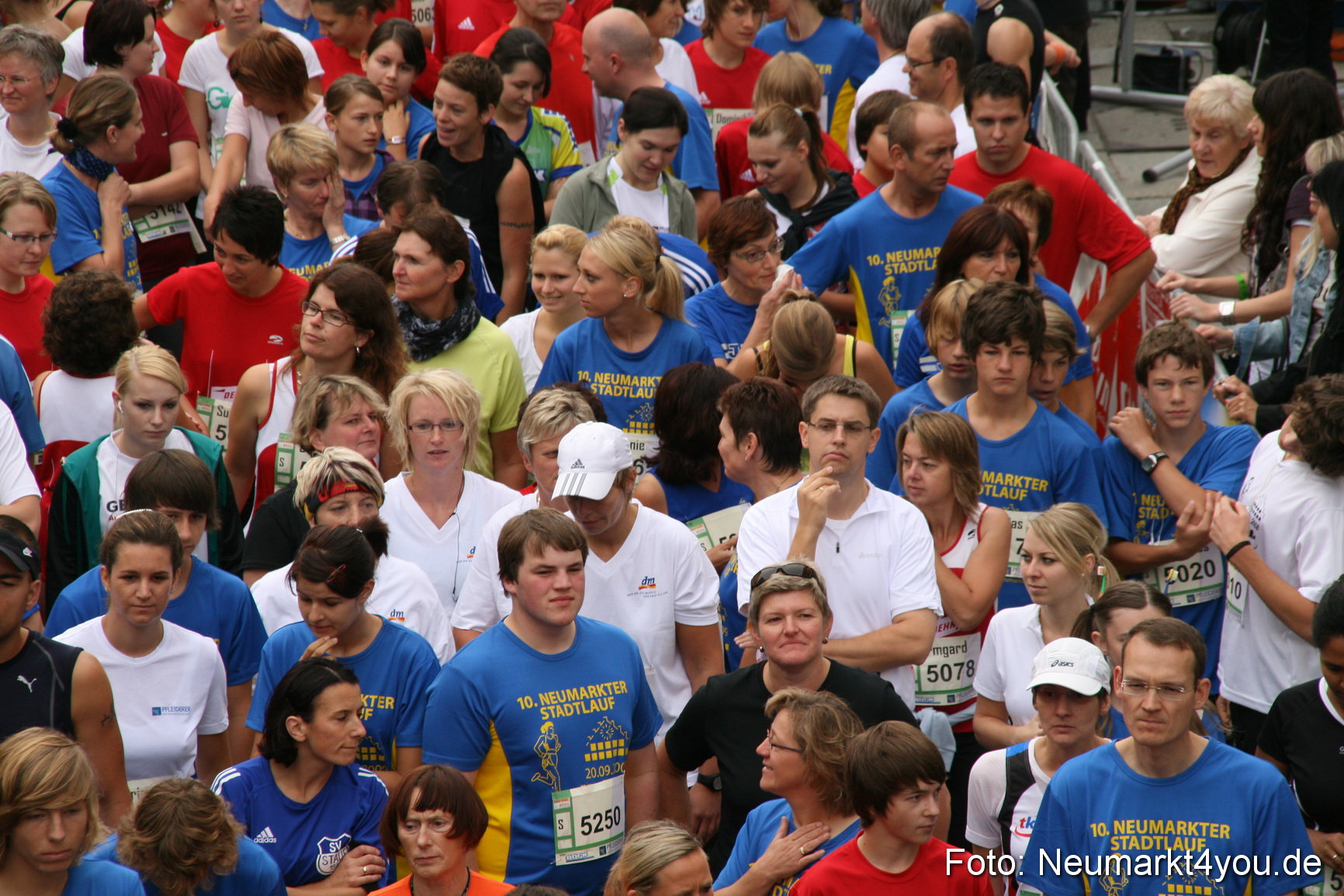 0027 Stadtlauf Neumarkt Startbereich 200909