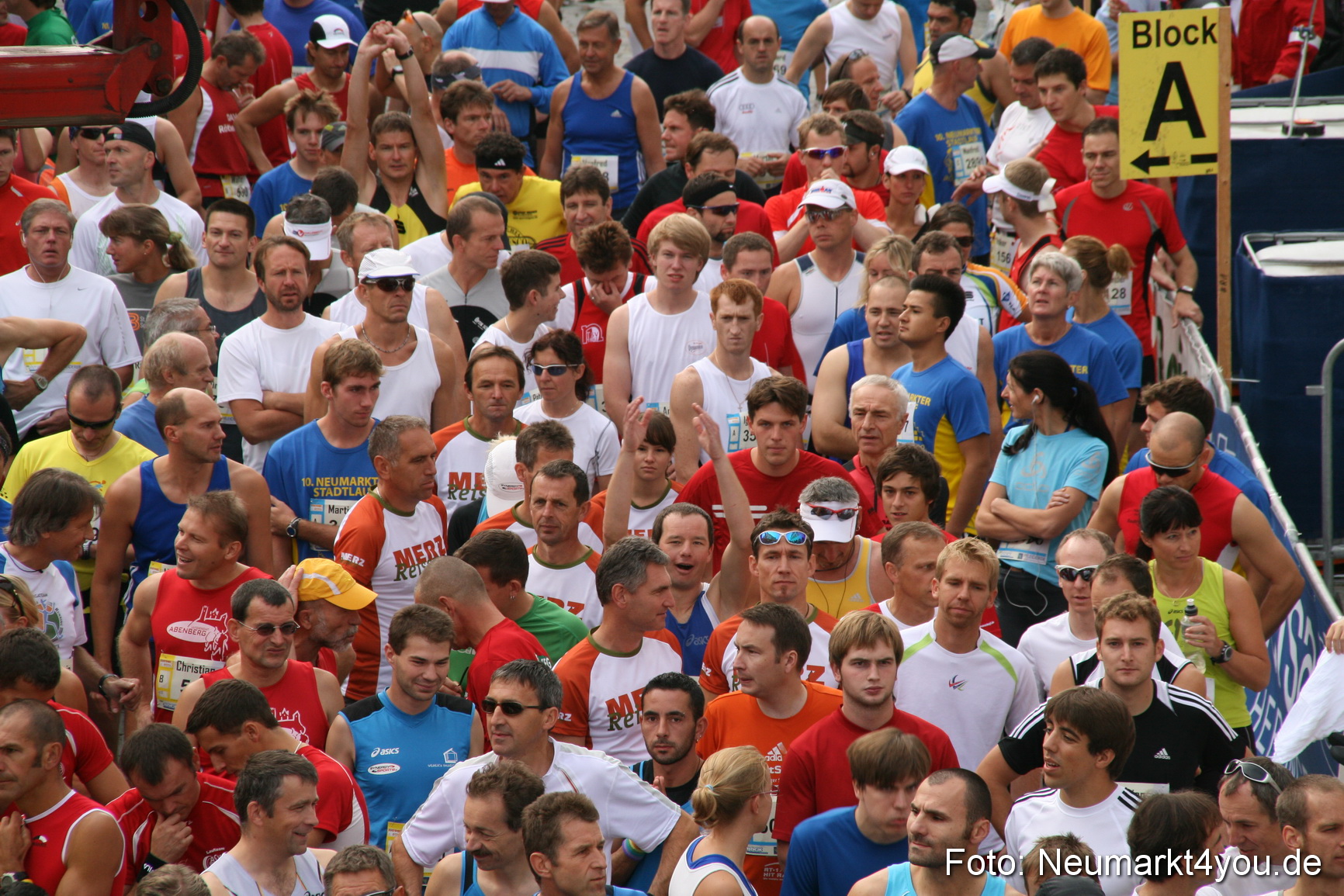 0048 Stadtlauf Neumarkt Startbereich 200909
