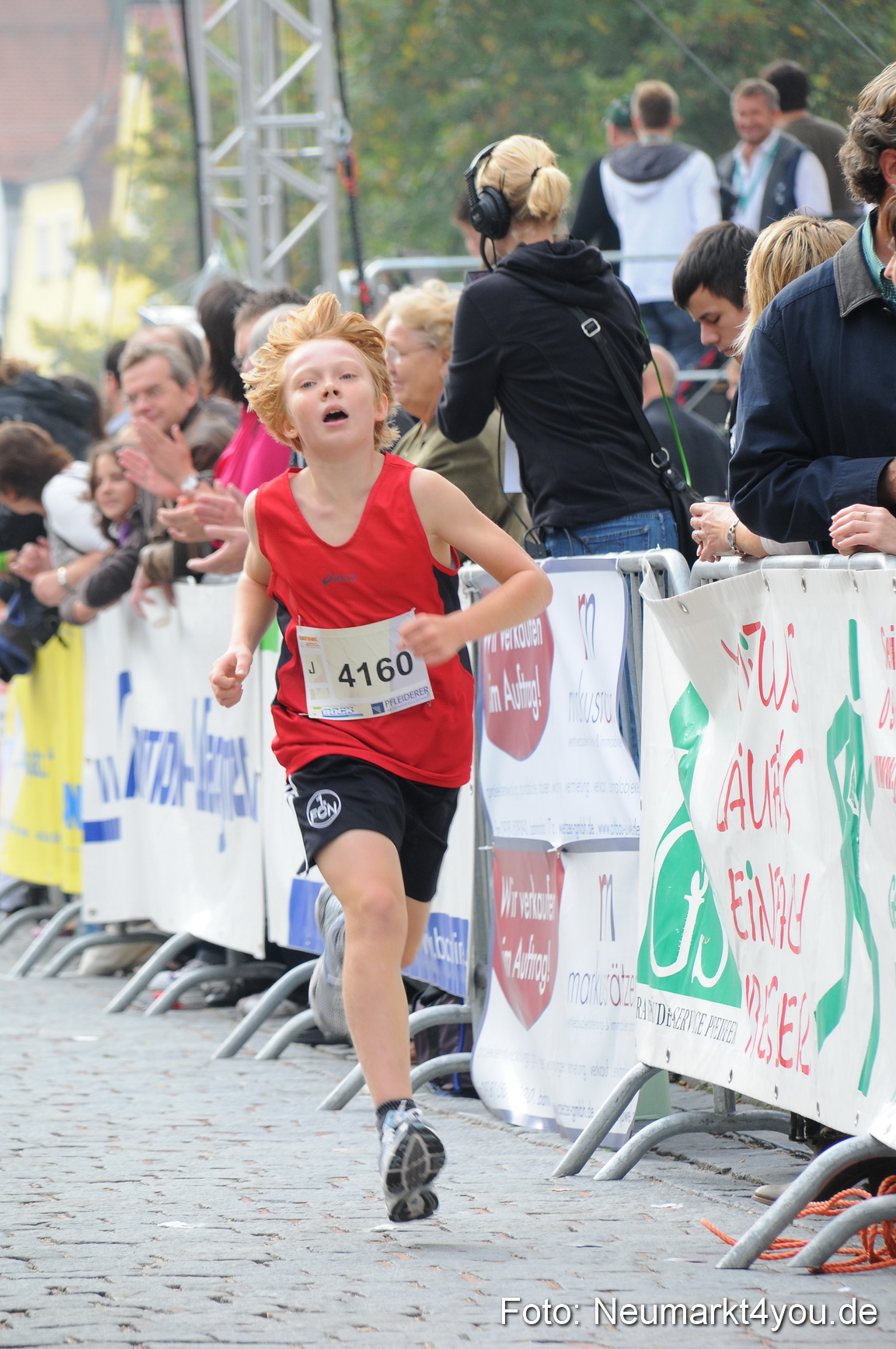 0003 Stadtlauf Neumarkt Zieleinlauf 200909