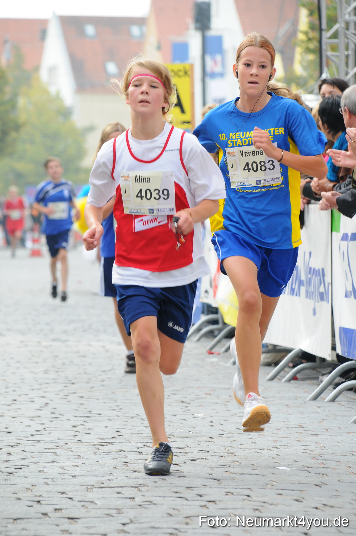 0014 Stadtlauf Neumarkt Zieleinlauf 200909