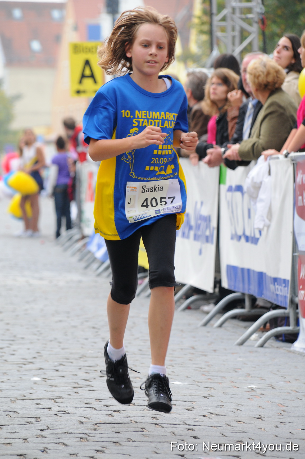 0019 Stadtlauf Neumarkt Zieleinlauf 200909