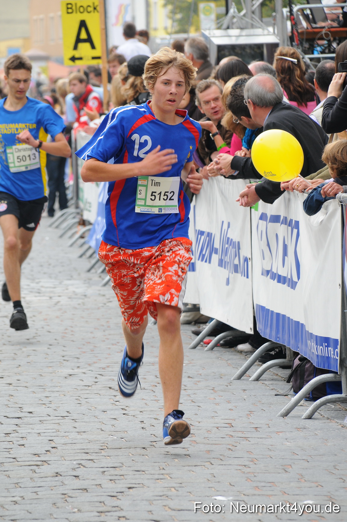 0021 Stadtlauf Neumarkt Zieleinlauf 200909