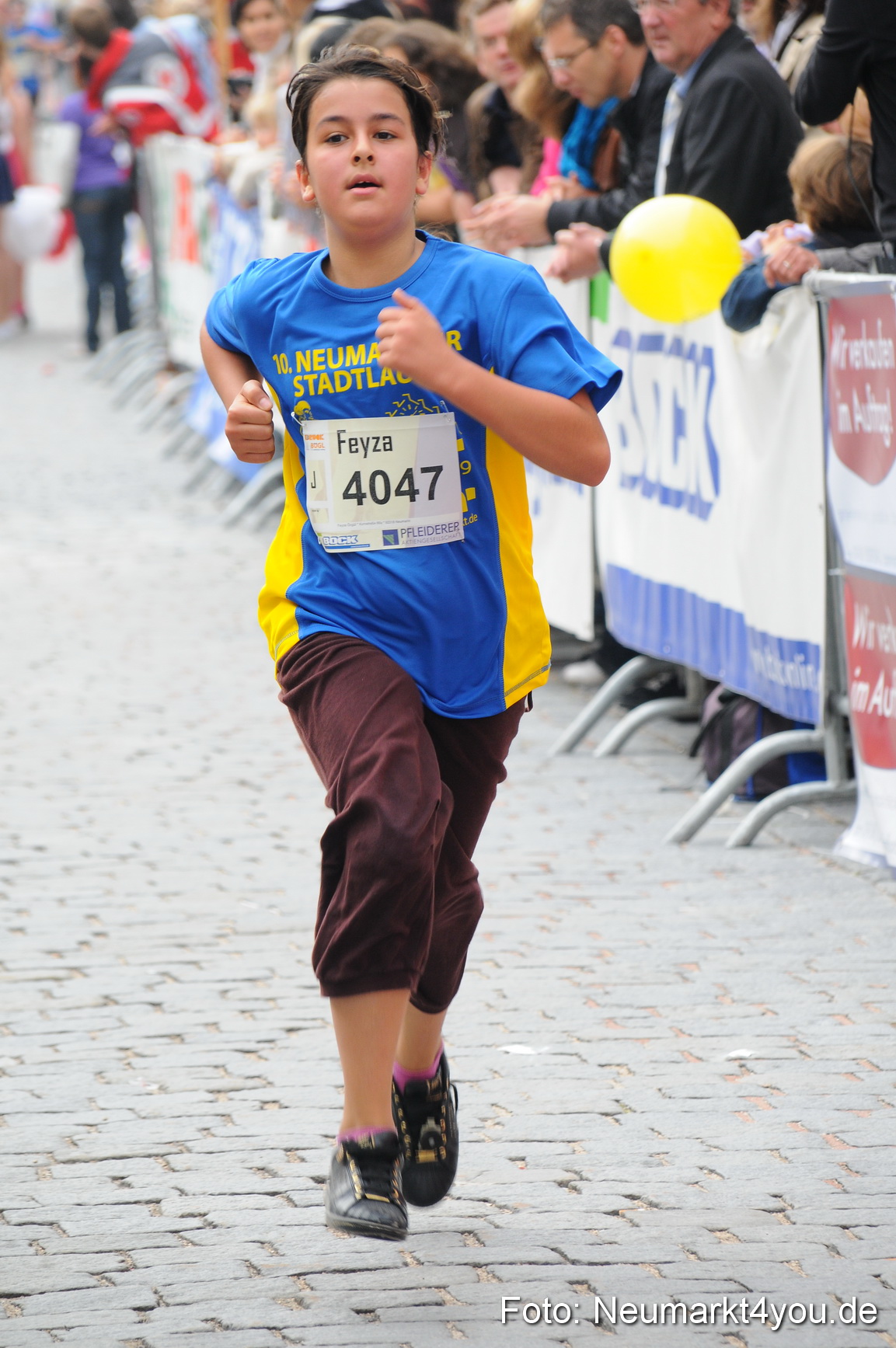 0022 Stadtlauf Neumarkt Zieleinlauf 200909
