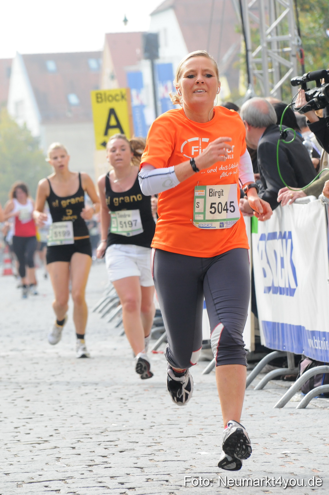 0029 Stadtlauf Neumarkt Zieleinlauf 200909