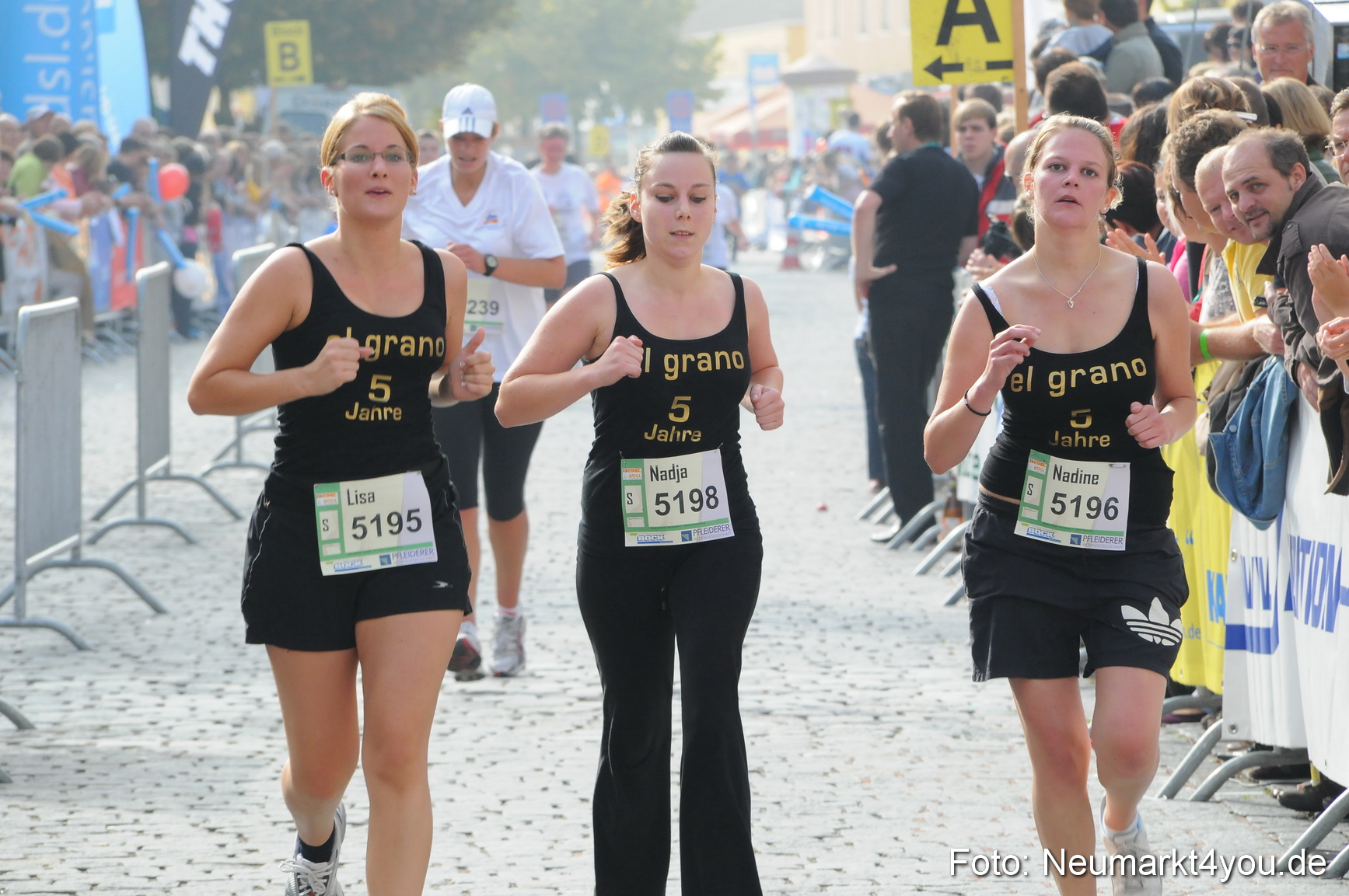 0037 Stadtlauf Neumarkt Zieleinlauf 200909