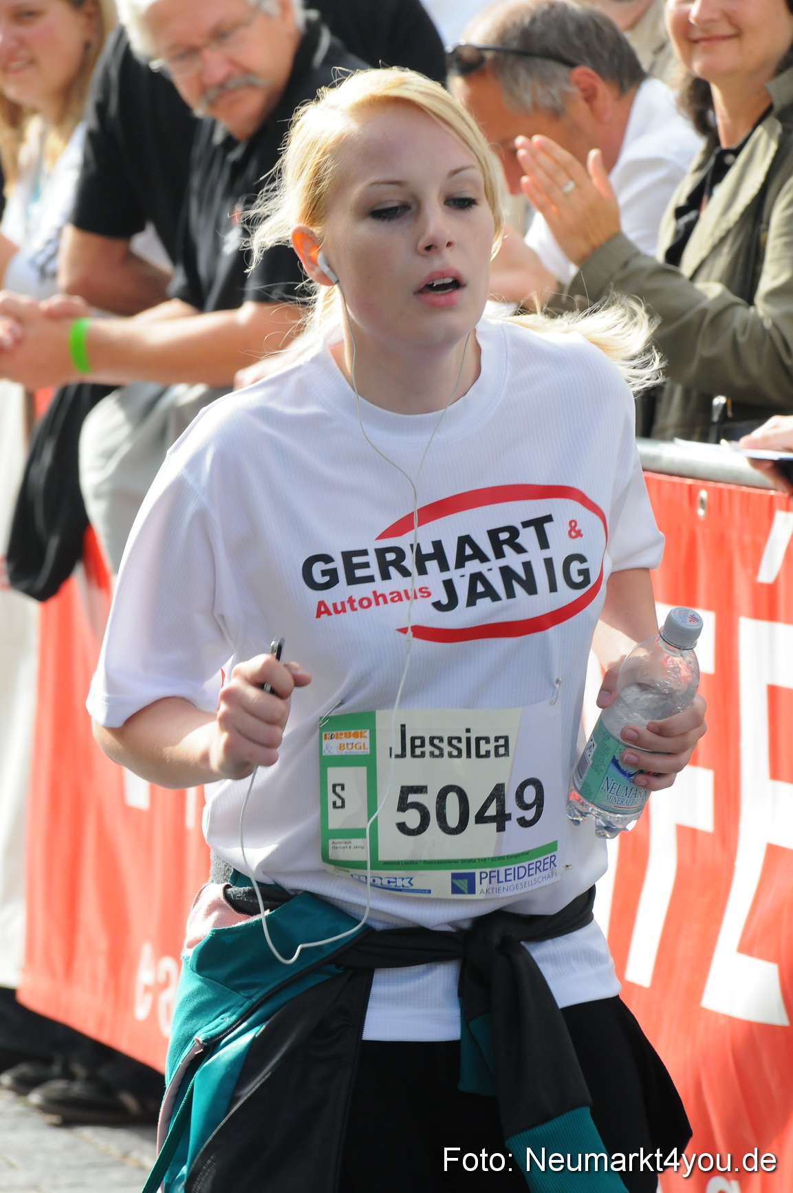 0039 Stadtlauf Neumarkt Zieleinlauf 200909
