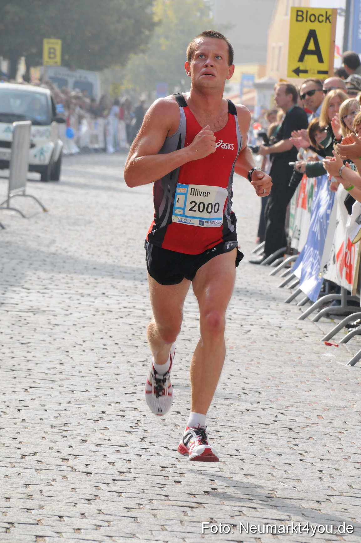 0040 Stadtlauf Neumarkt Zieleinlauf 200909