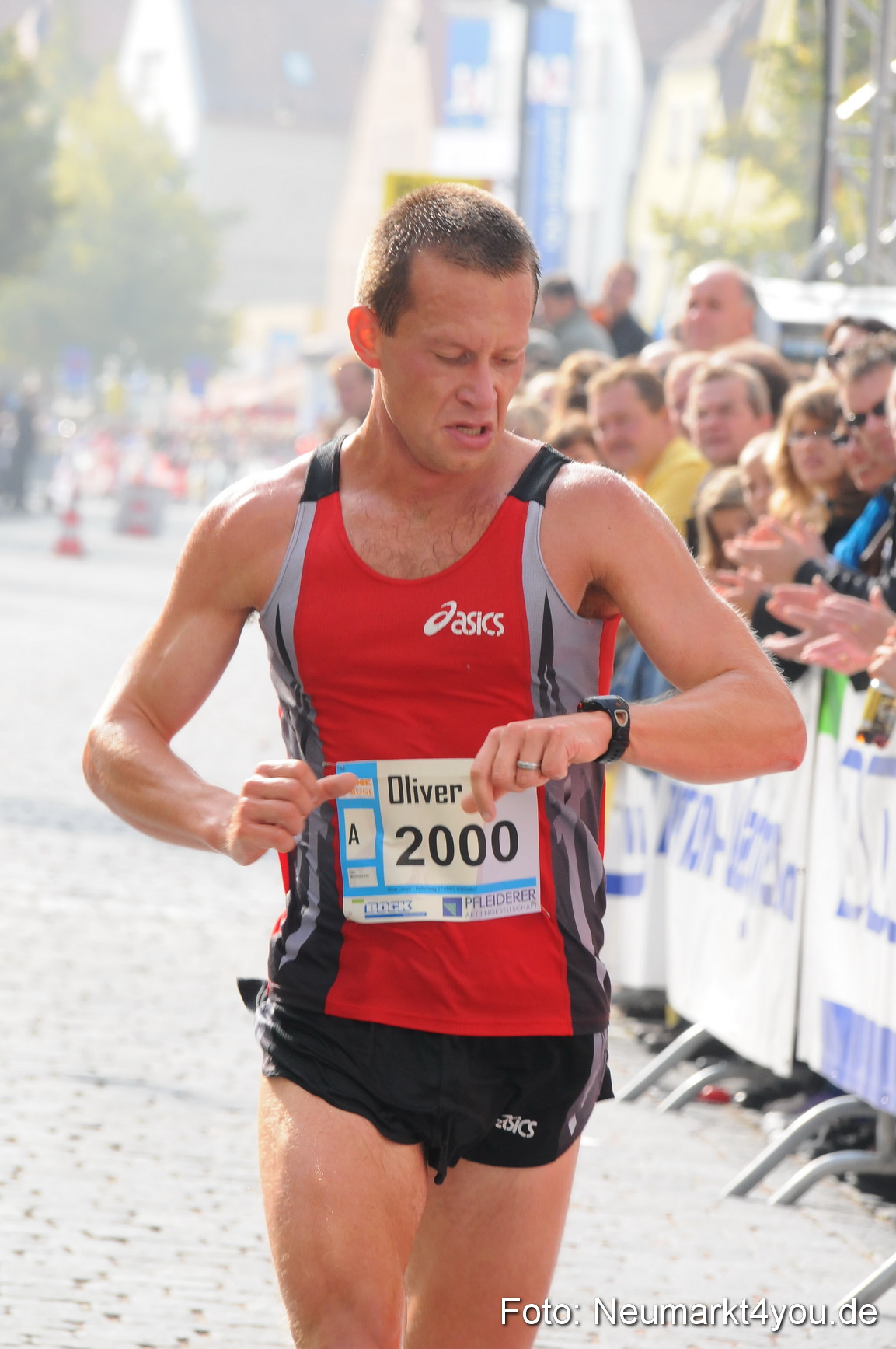0041 Stadtlauf Neumarkt Zieleinlauf 200909