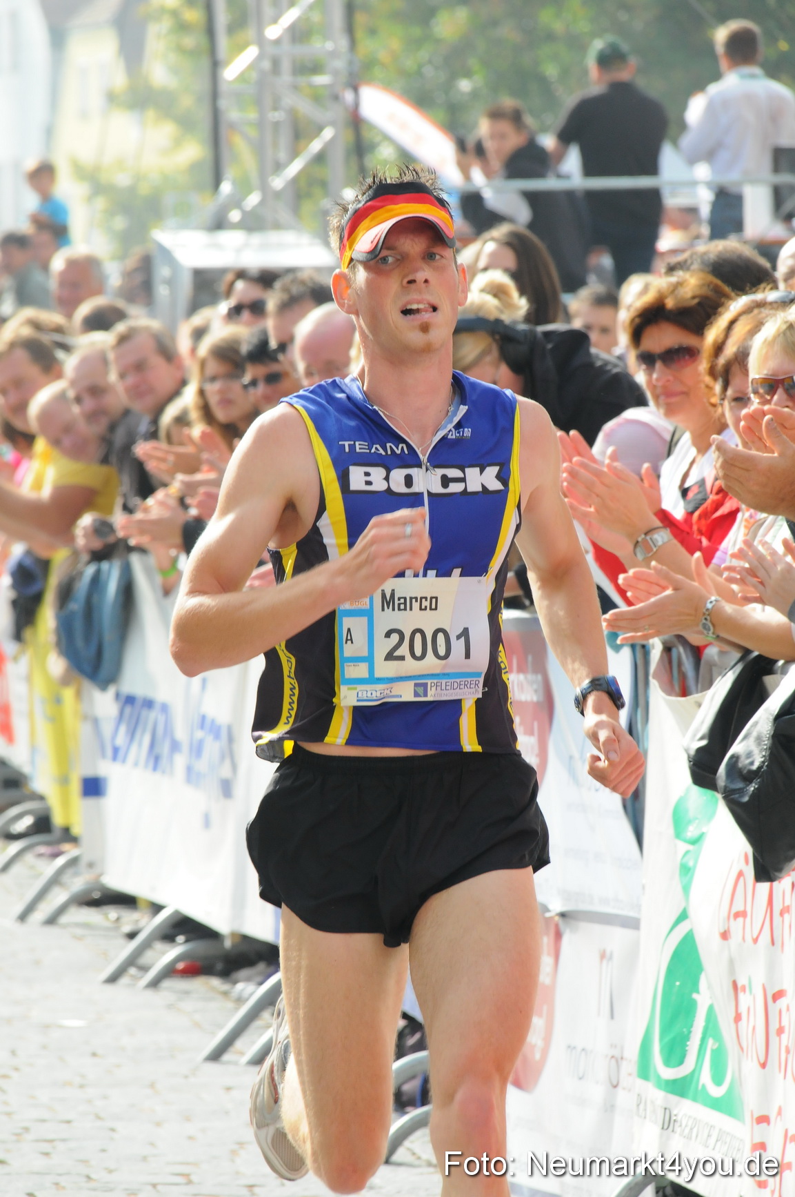 0044 Stadtlauf Neumarkt Zieleinlauf 200909
