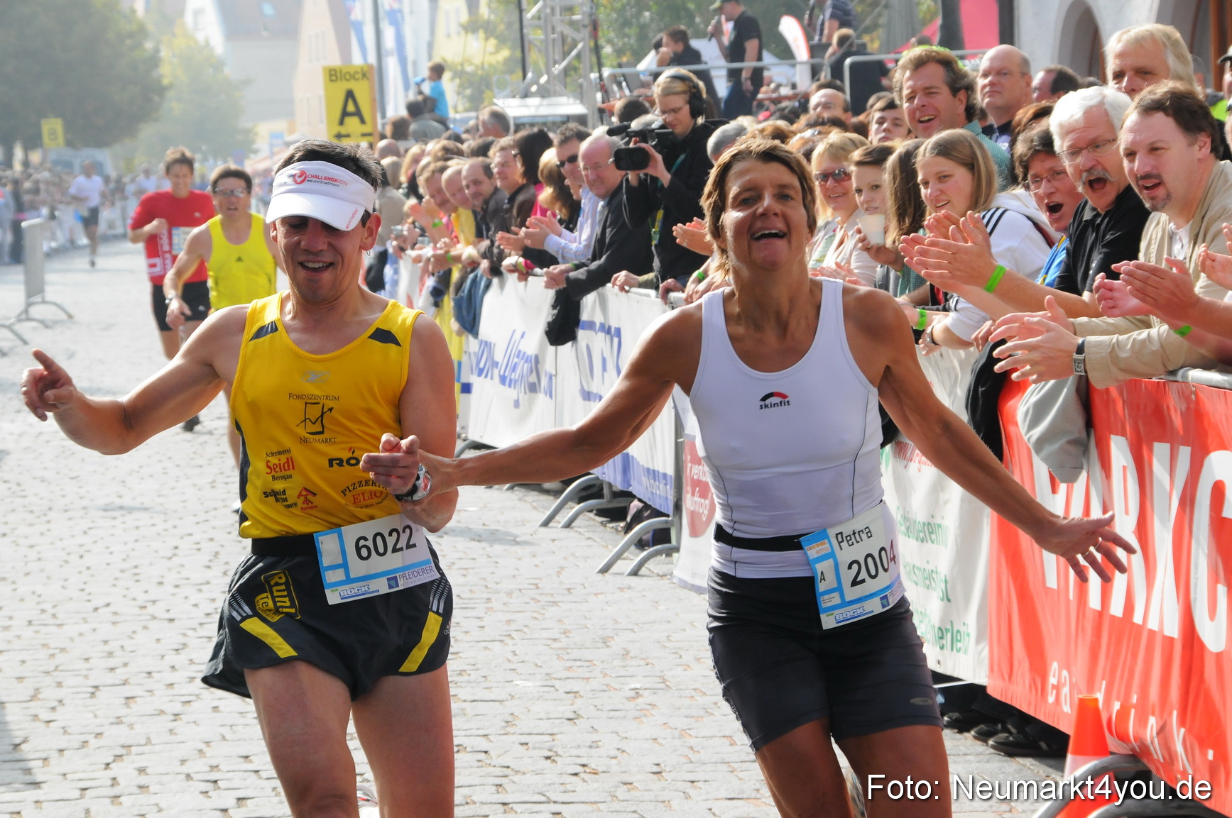 0048 Stadtlauf Neumarkt Zieleinlauf 200909