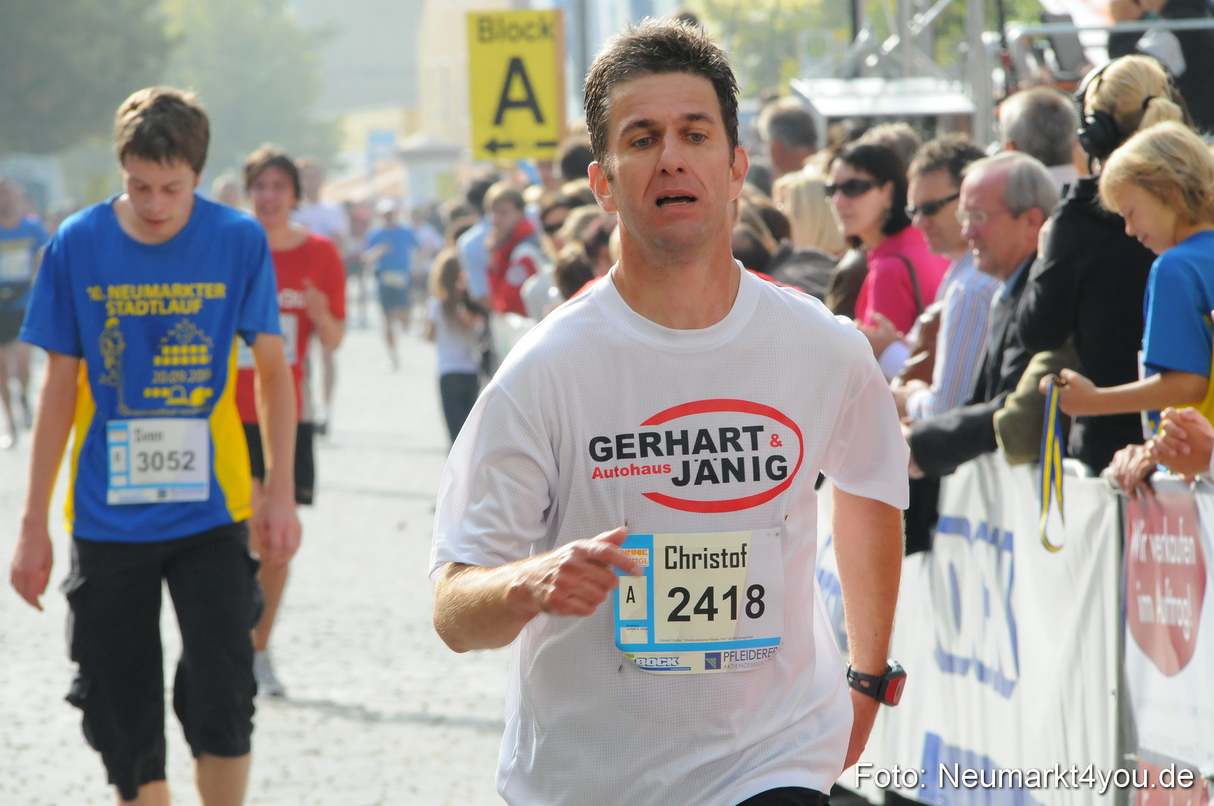 0050 Stadtlauf Neumarkt Zieleinlauf 200909