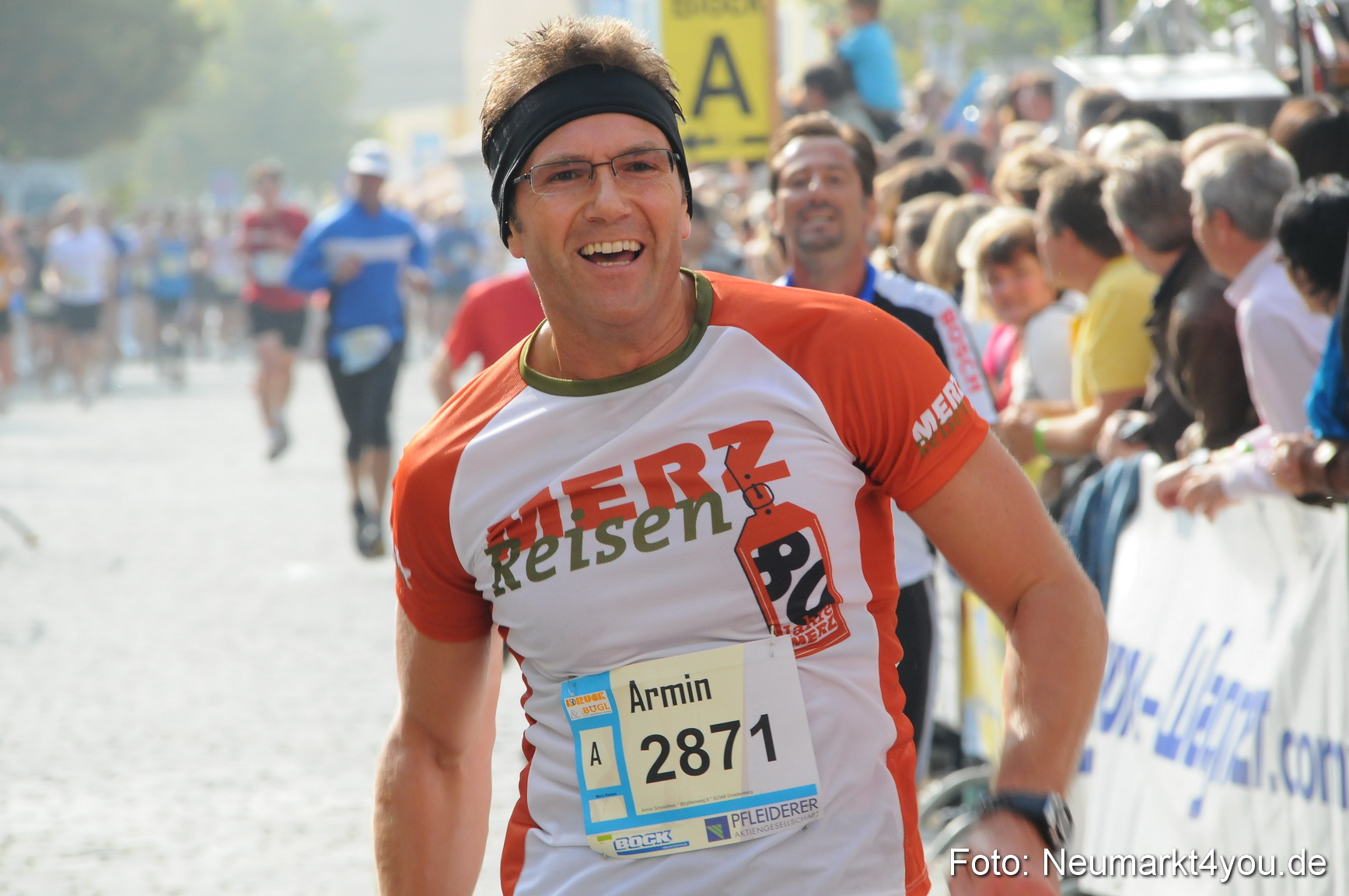 0051 Stadtlauf Neumarkt Zieleinlauf 200909