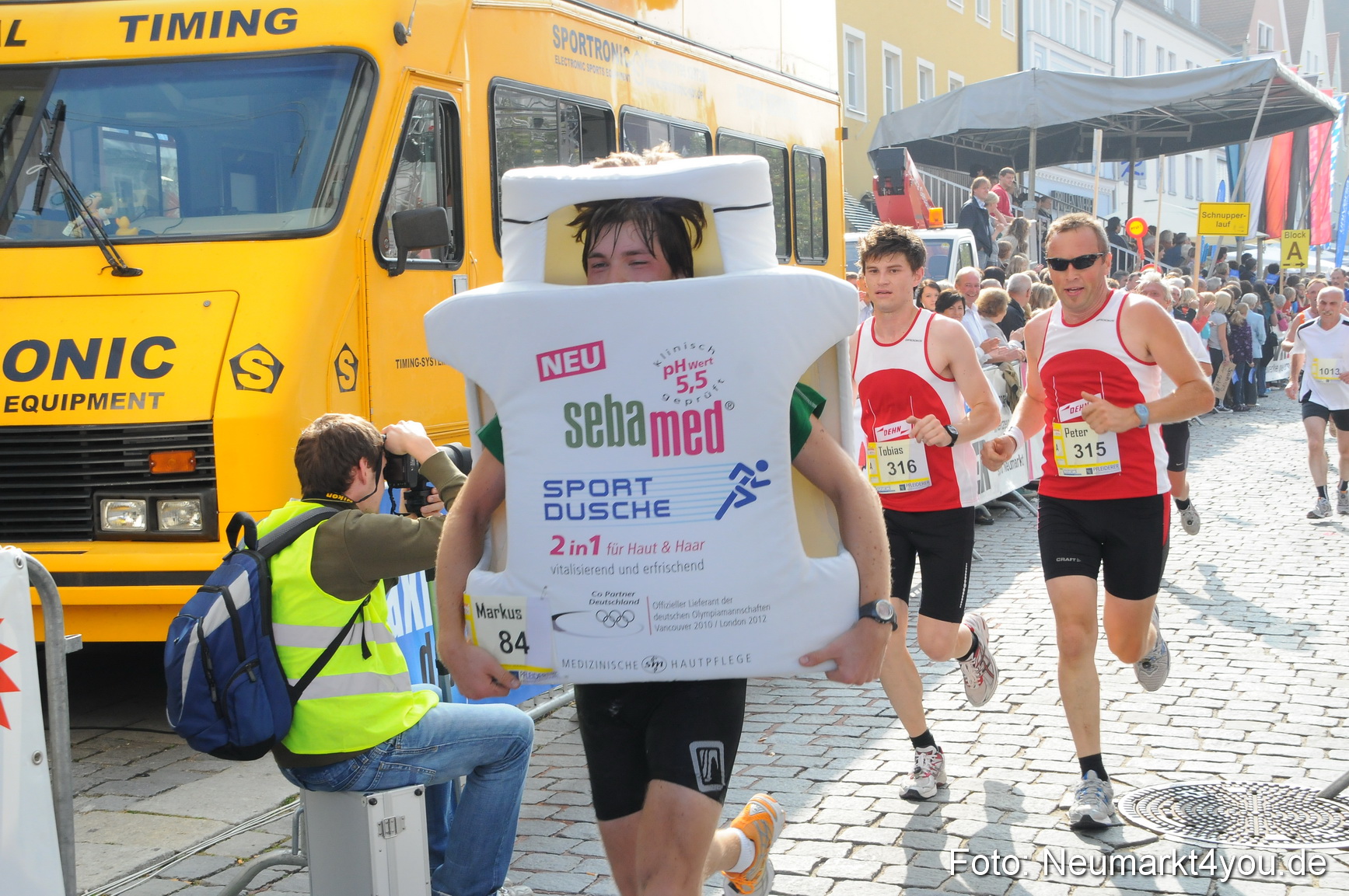 0054 Stadtlauf Neumarkt Zieleinlauf 200909