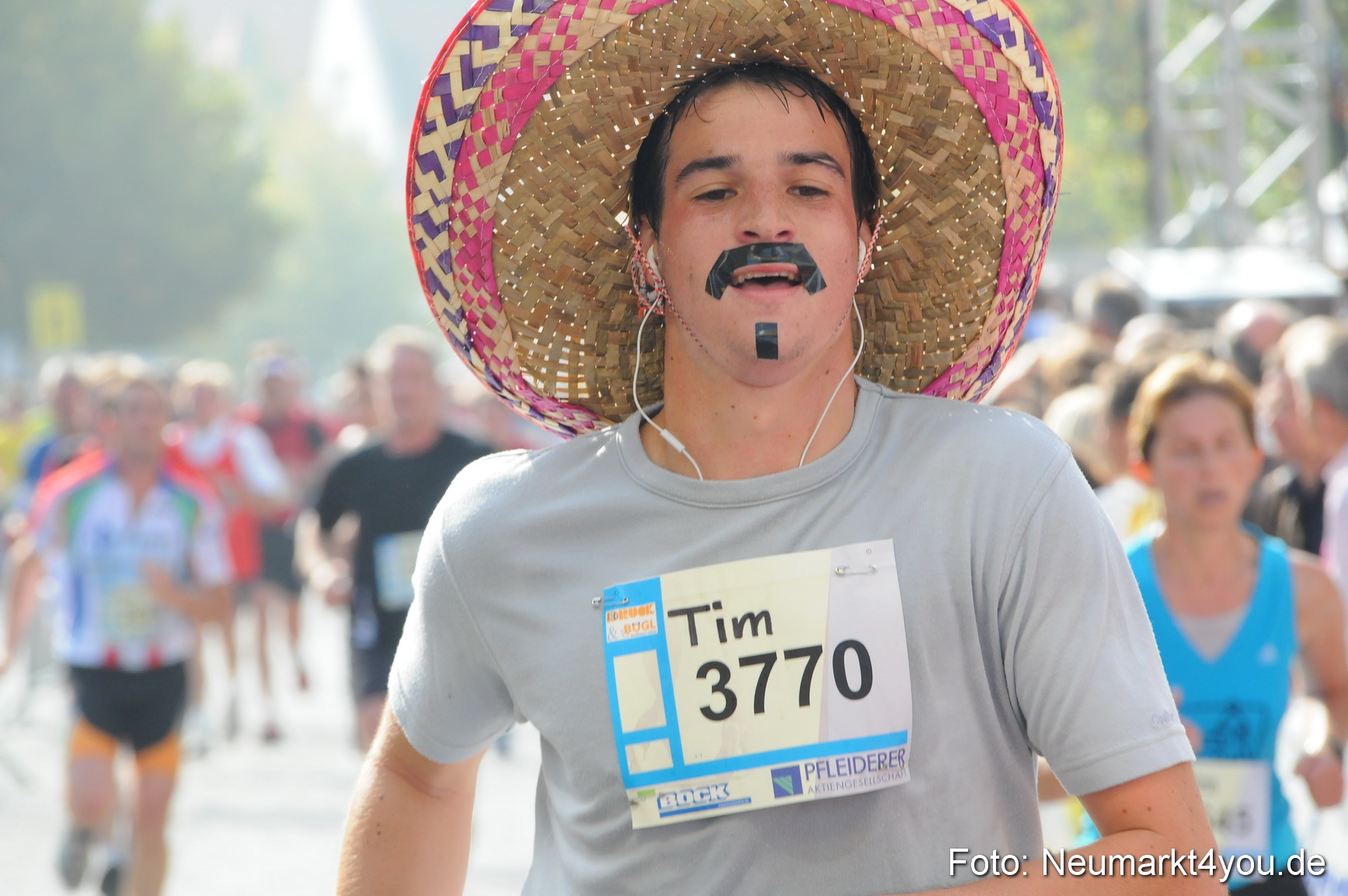 0055 Stadtlauf Neumarkt Zieleinlauf 200909