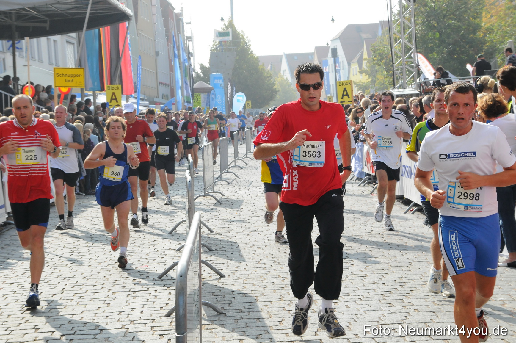 0057 Stadtlauf Neumarkt Zieleinlauf 200909