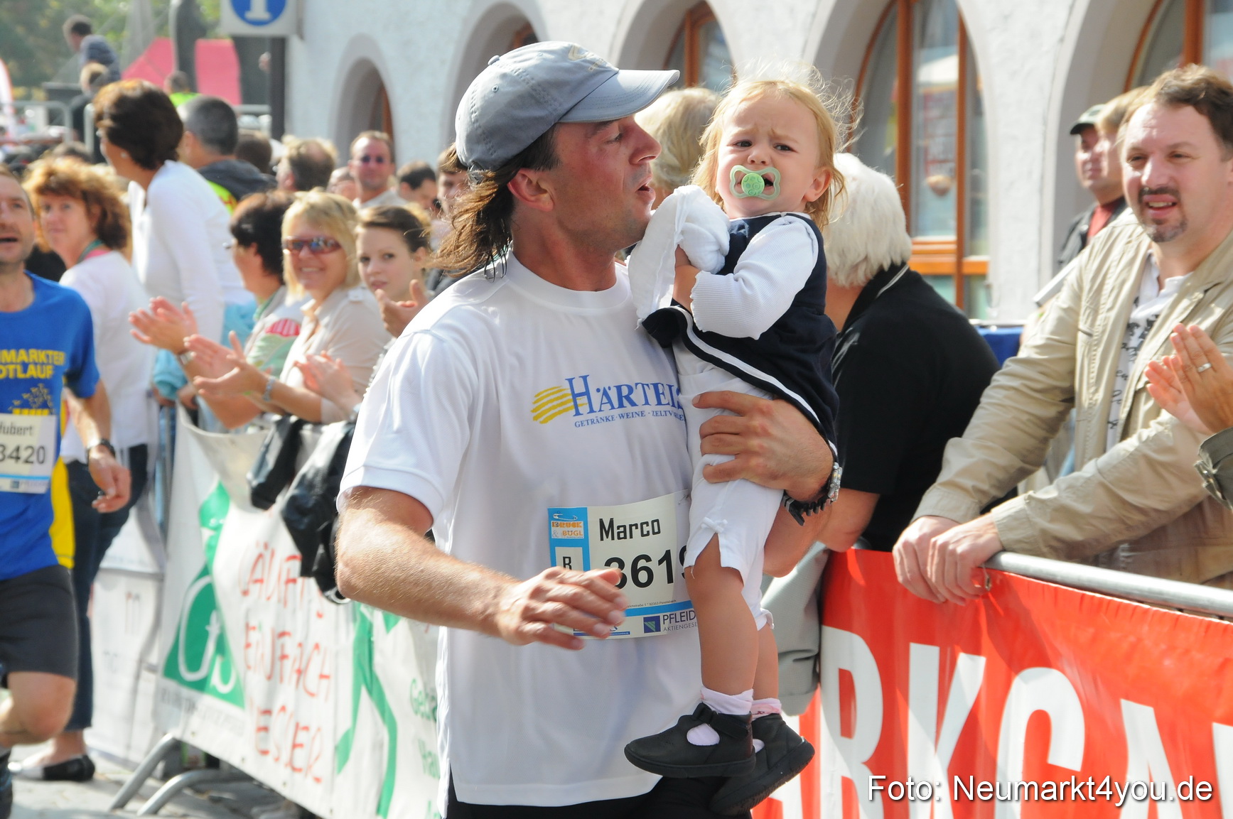 0059 Stadtlauf Neumarkt Zieleinlauf 200909