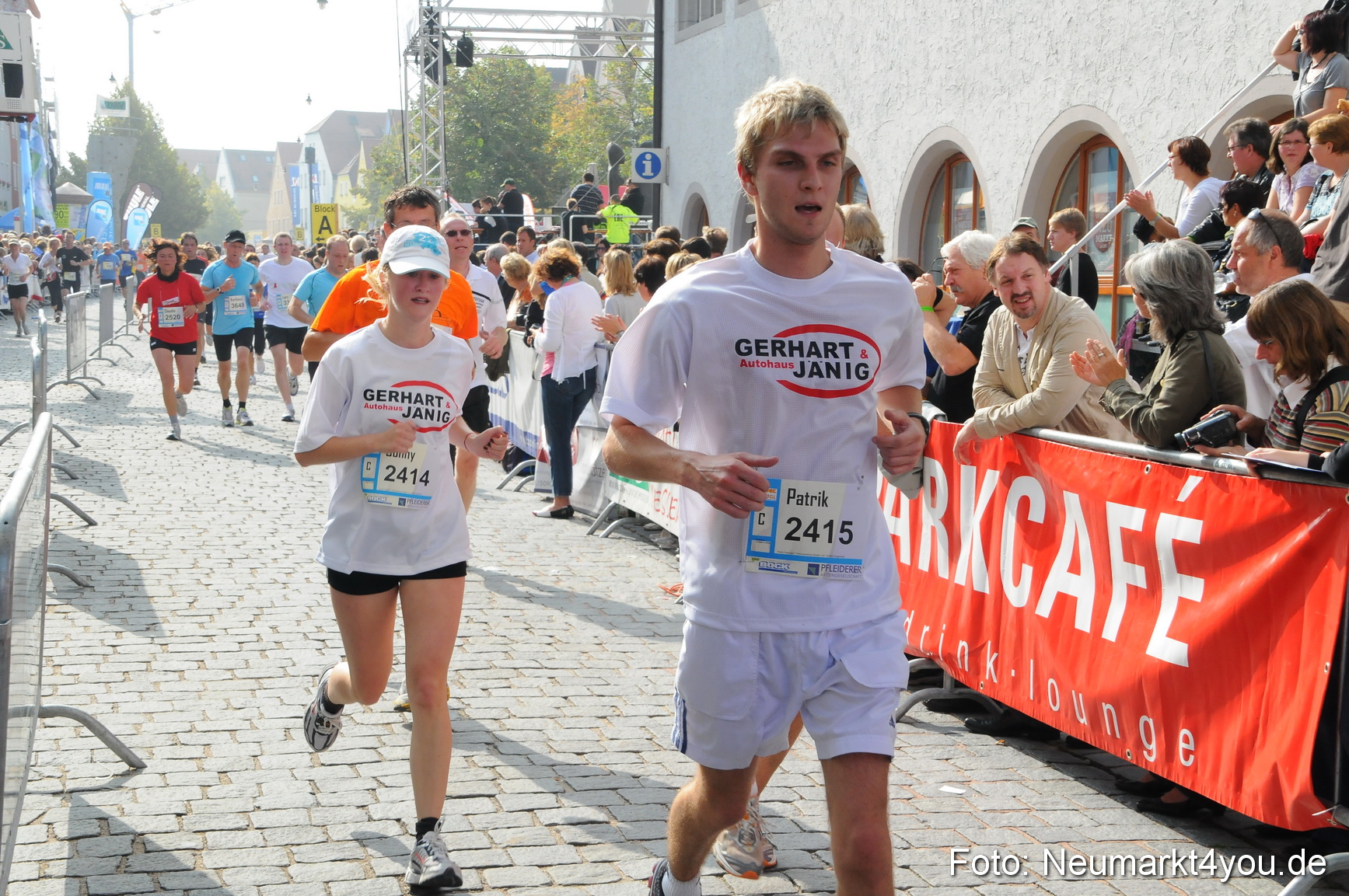 0062 Stadtlauf Neumarkt Zieleinlauf 200909