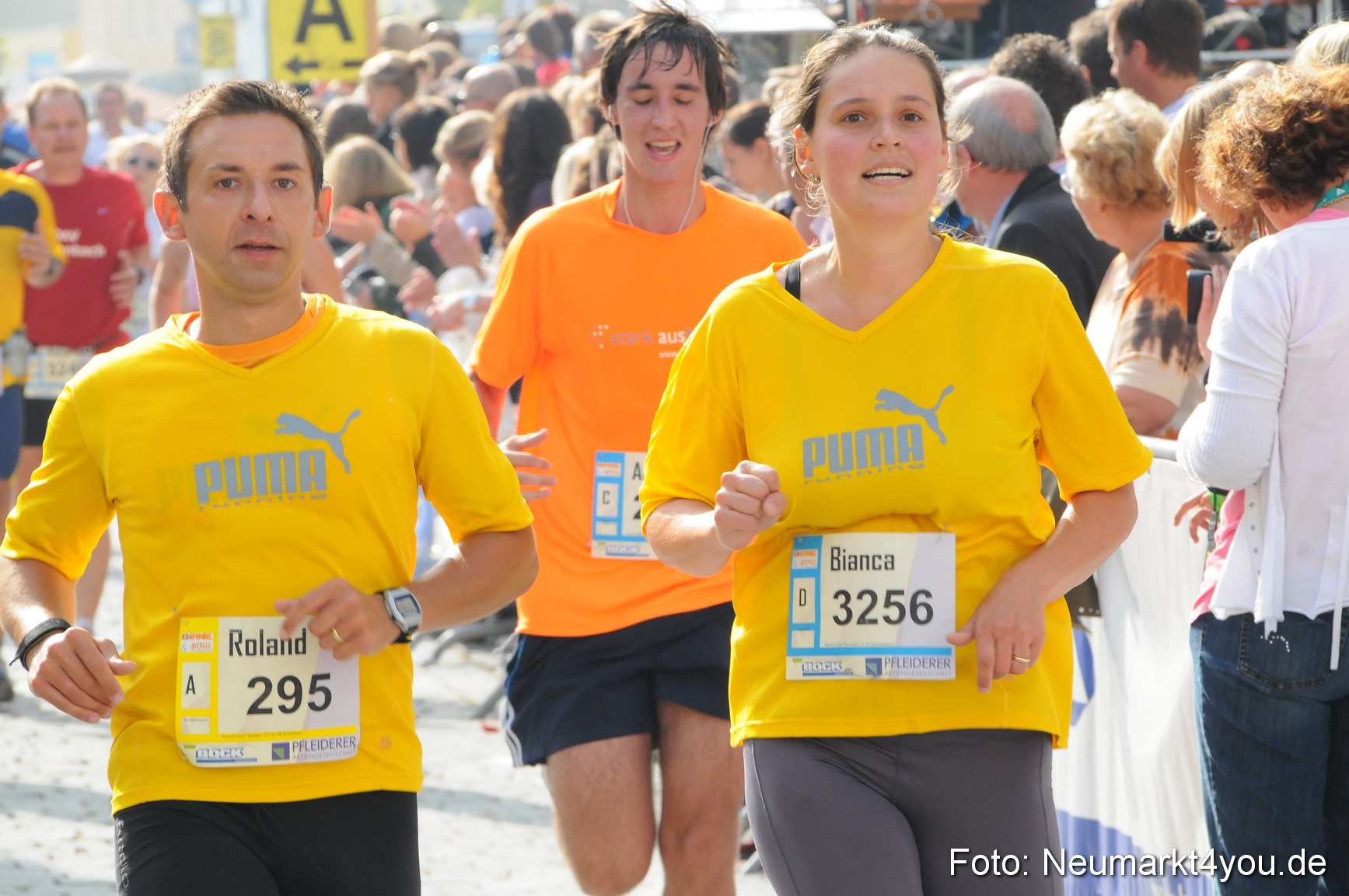 0063 Stadtlauf Neumarkt Zieleinlauf 200909