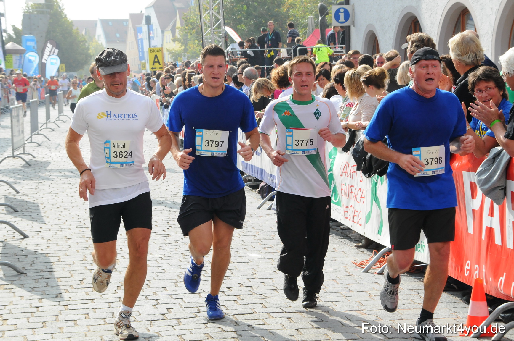 0065 Stadtlauf Neumarkt Zieleinlauf 200909