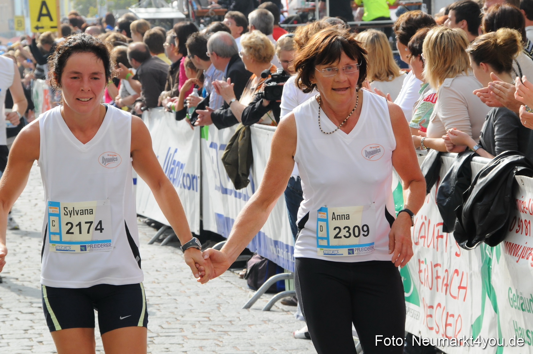 0068 Stadtlauf Neumarkt Zieleinlauf 200909