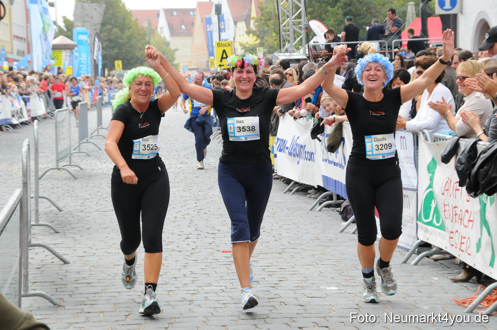 0080 Stadtlauf Neumarkt Zieleinlauf 200909