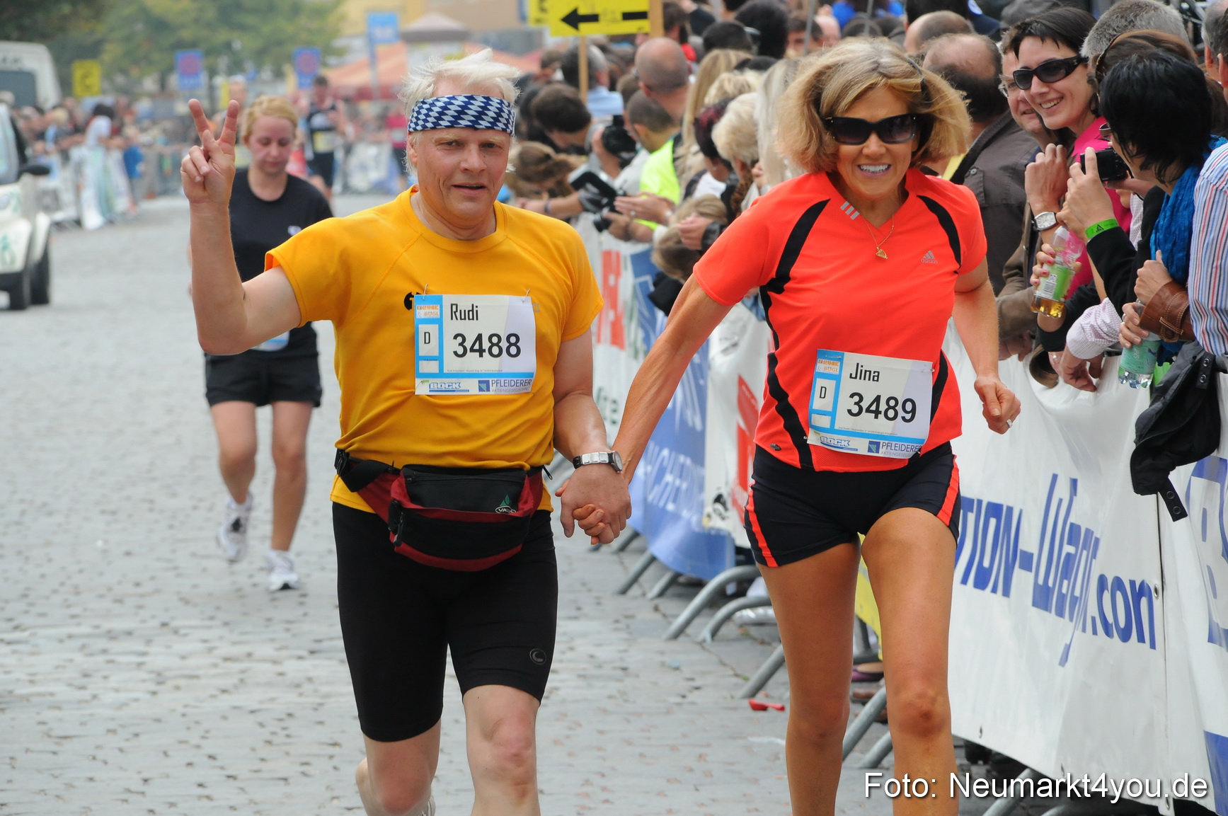 0085 Stadtlauf Neumarkt Zieleinlauf 200909
