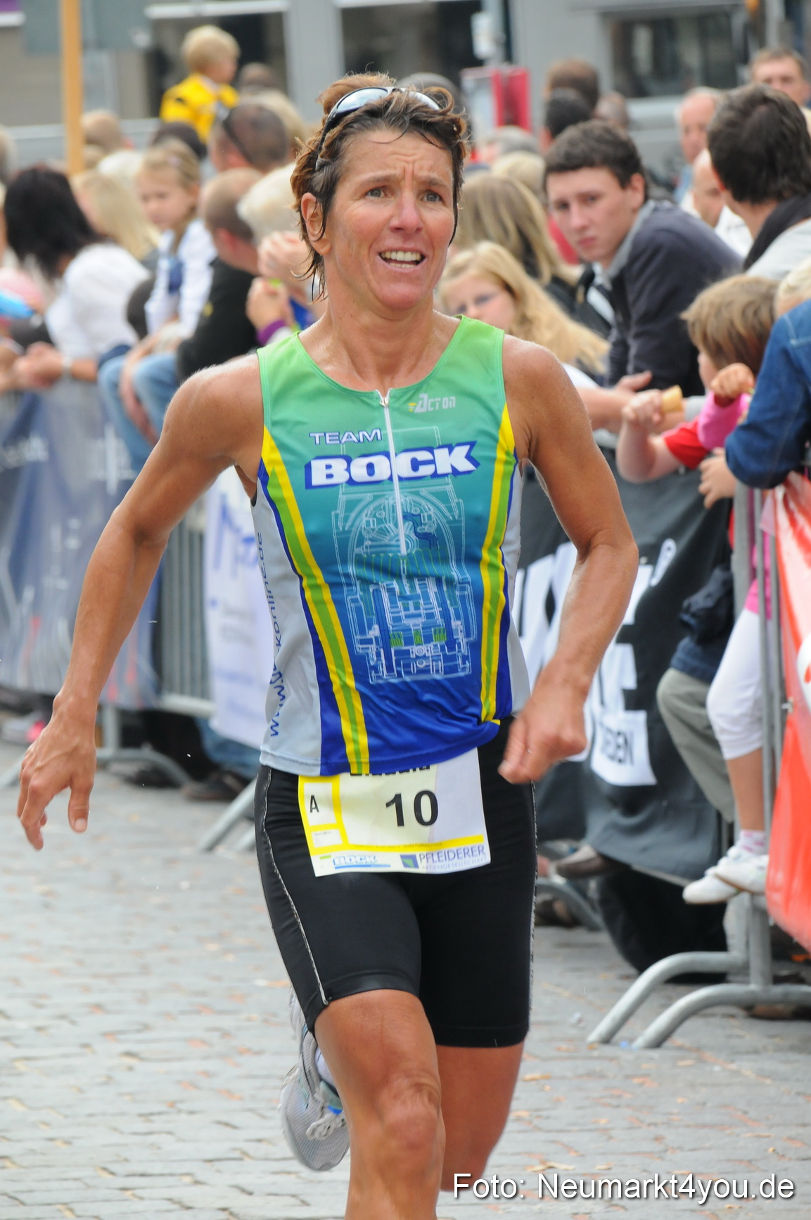 0097 Stadtlauf Neumarkt Zieleinlauf 200909