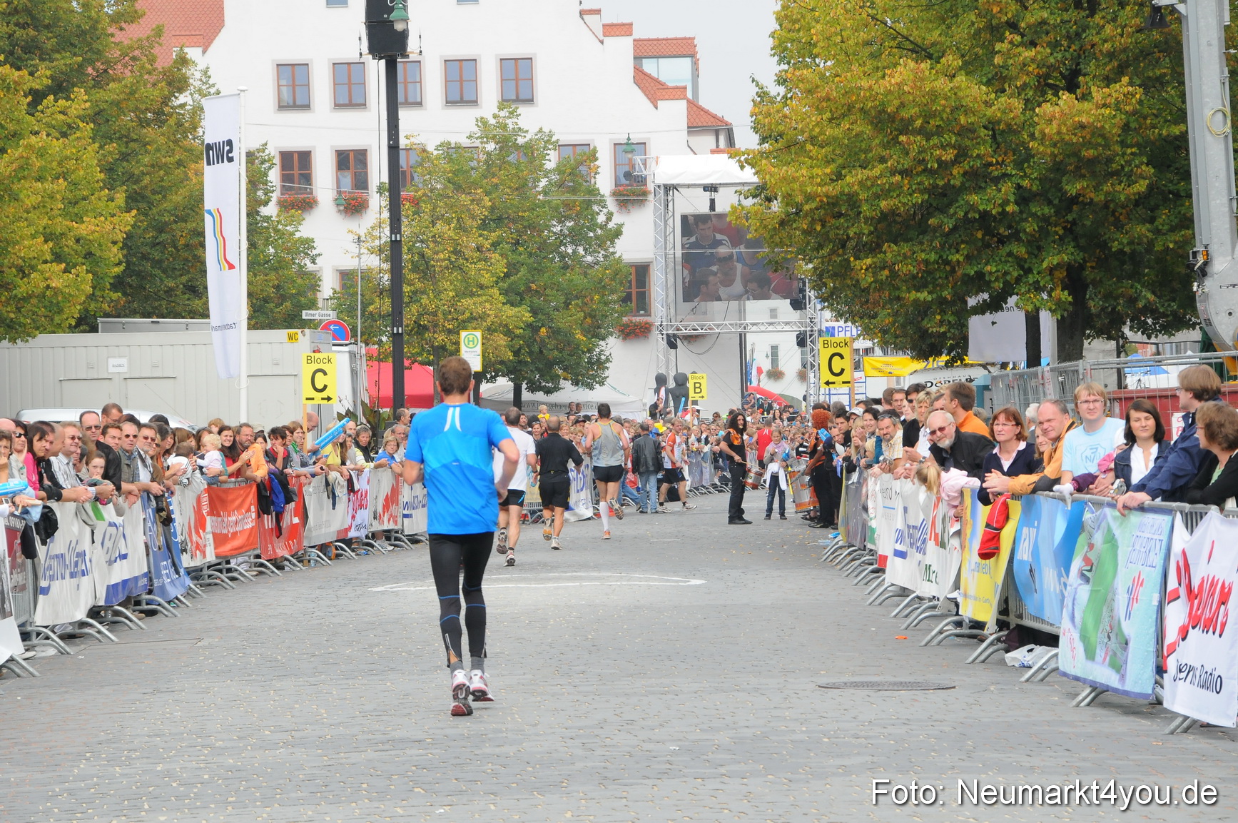 0106 Stadtlauf Neumarkt Zieleinlauf 200909