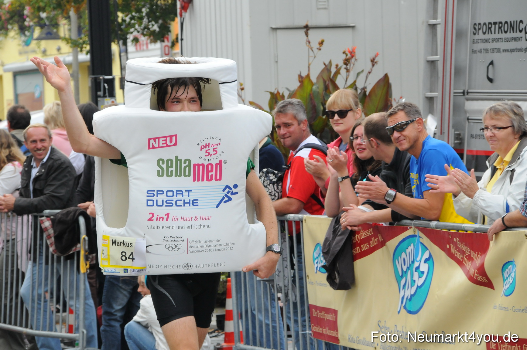 0107 Stadtlauf Neumarkt Zieleinlauf 200909