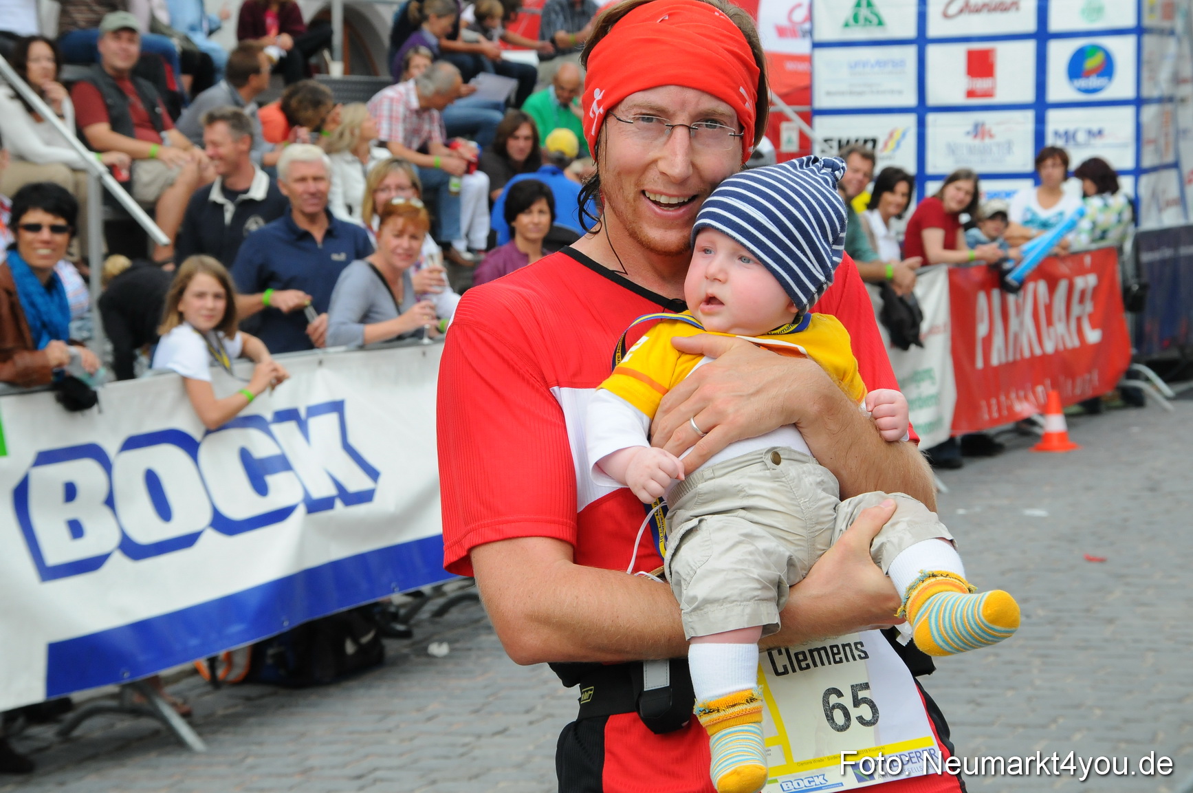 0114 Stadtlauf Neumarkt Zieleinlauf 200909