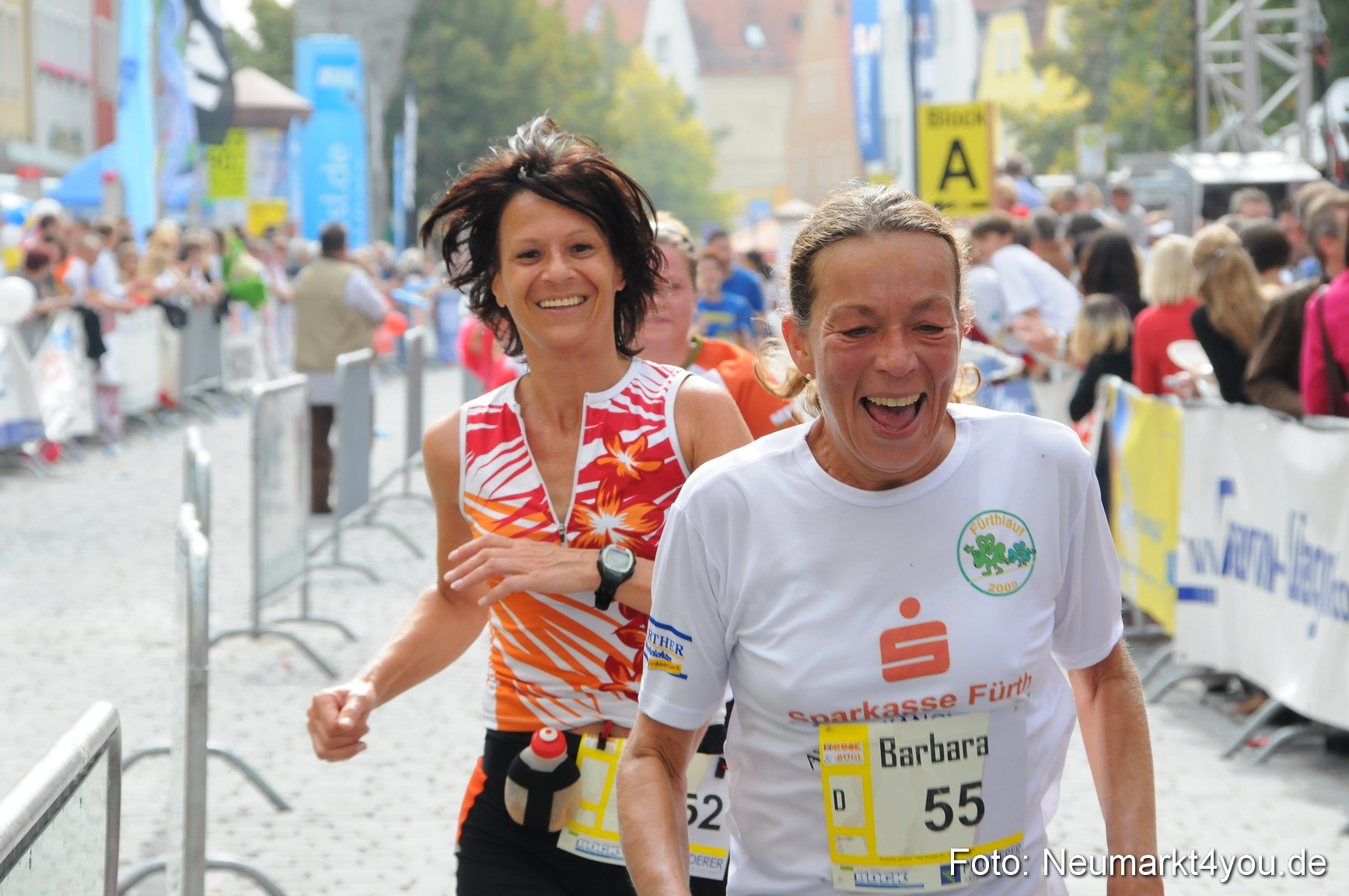 0121 Stadtlauf Neumarkt Zieleinlauf 200909