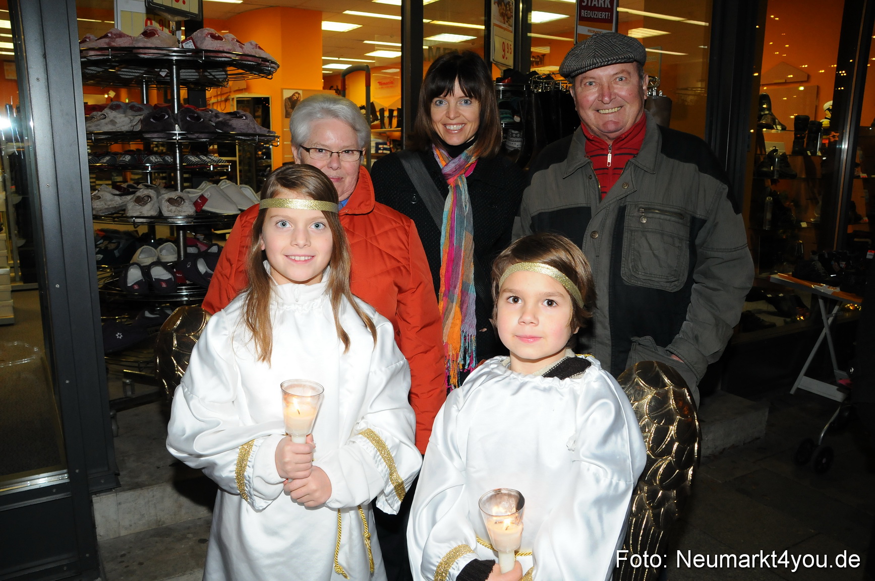 0022 Weihnachtsmarkt Neumarkt 261109