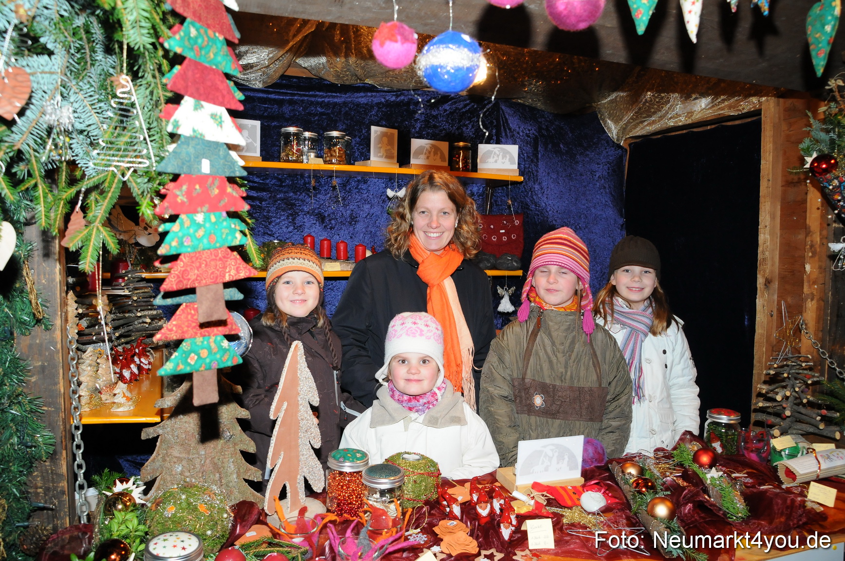 0030 Weihnachtsmarkt Neumarkt 261109