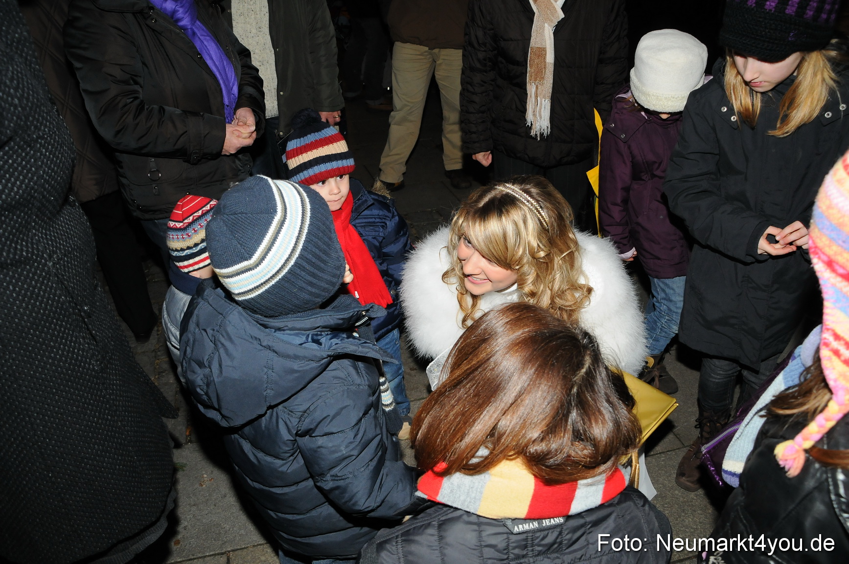 0040 Weihnachtsmarkt Neumarkt 261109