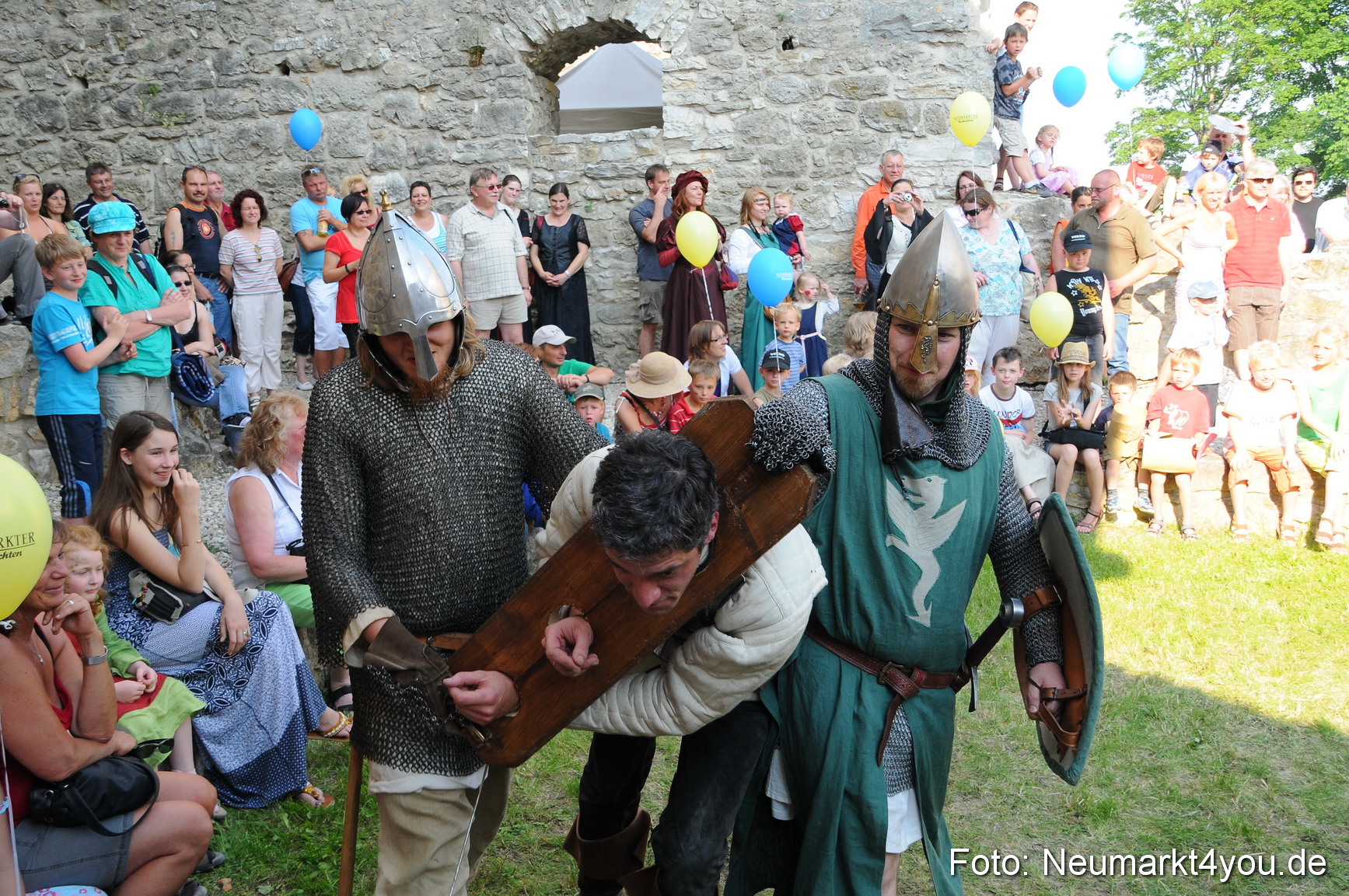 Wolfstein Burgruinenfest 260610 0036