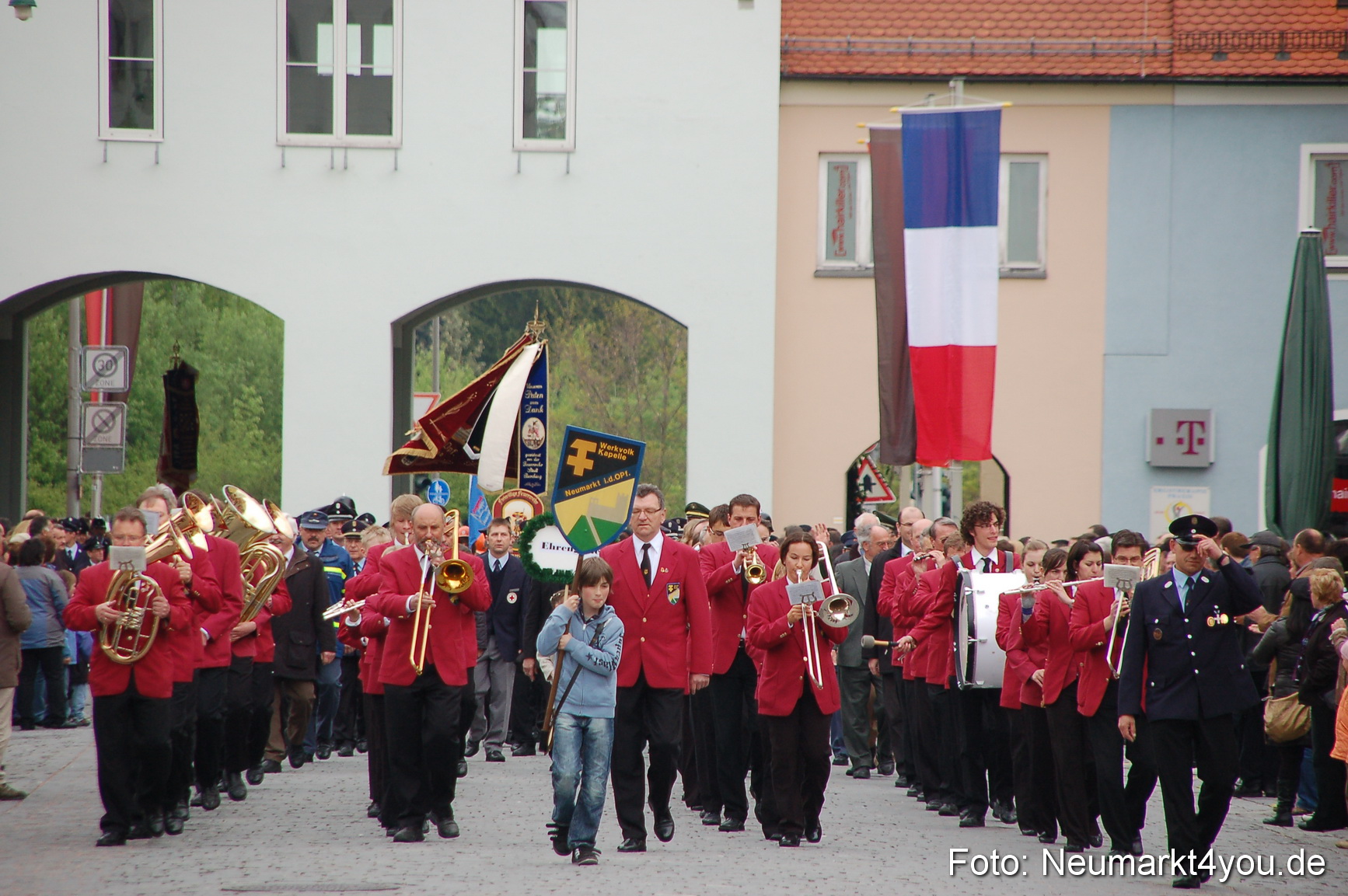 Festzug 150 Jahre Feuerwehr Neumarkt 160510 0001