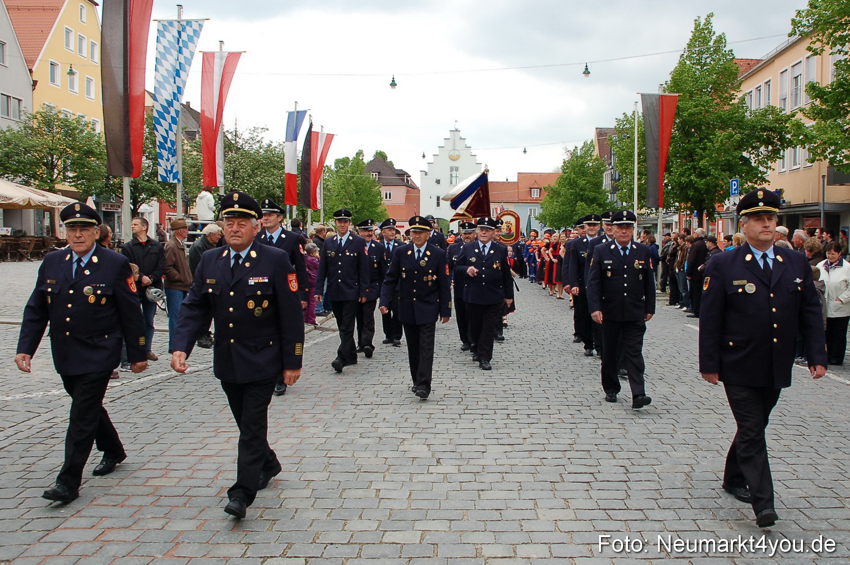 Festzug 150 Jahre Feuerwehr Neumarkt 160510 0004