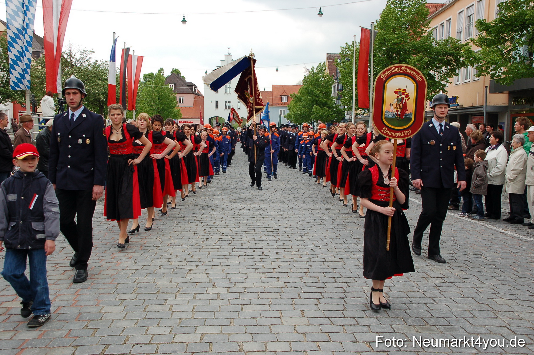 Festzug 150 Jahre Feuerwehr Neumarkt 160510 0005
