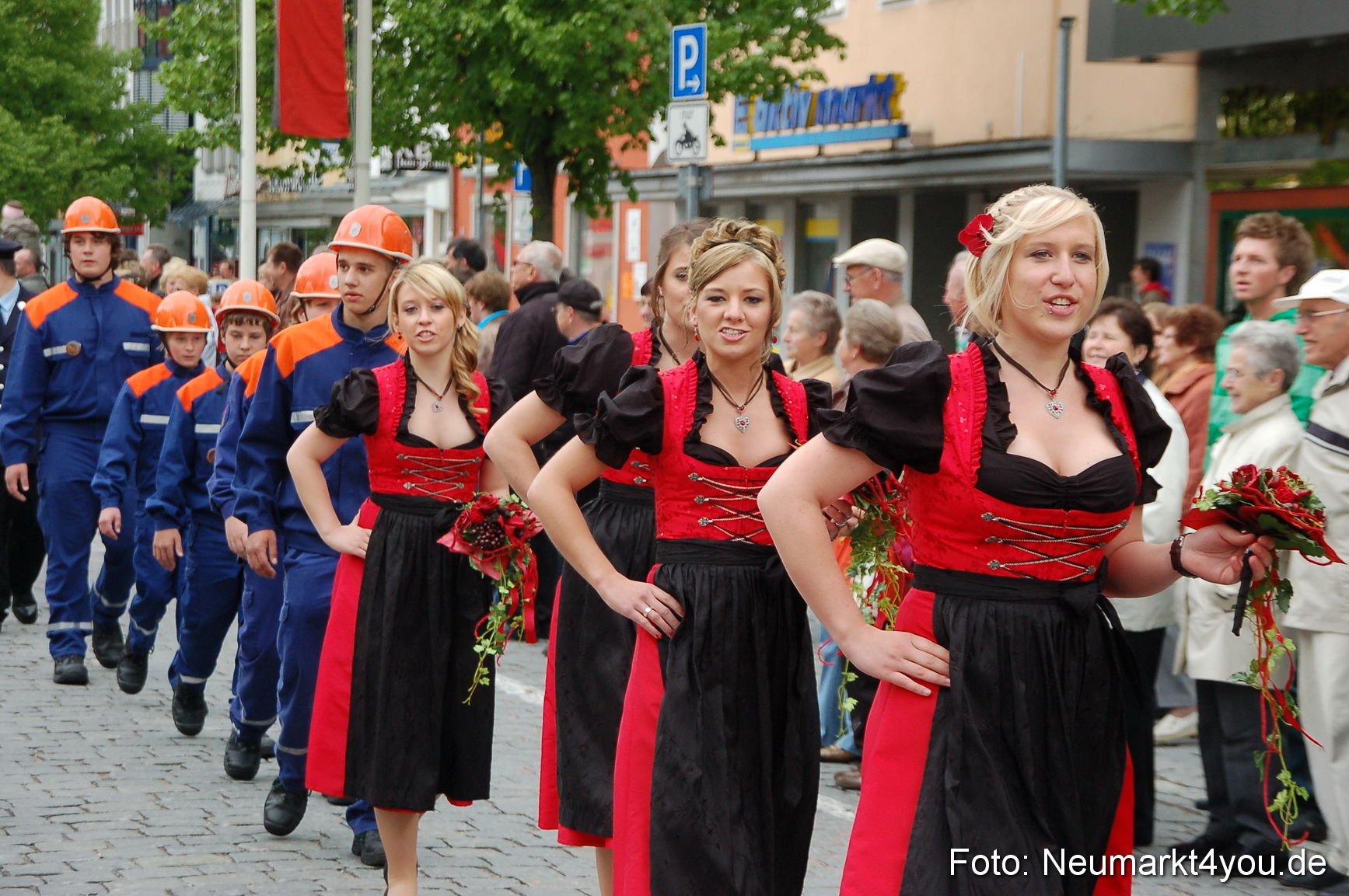 Festzug 150 Jahre Feuerwehr Neumarkt 160510 0006