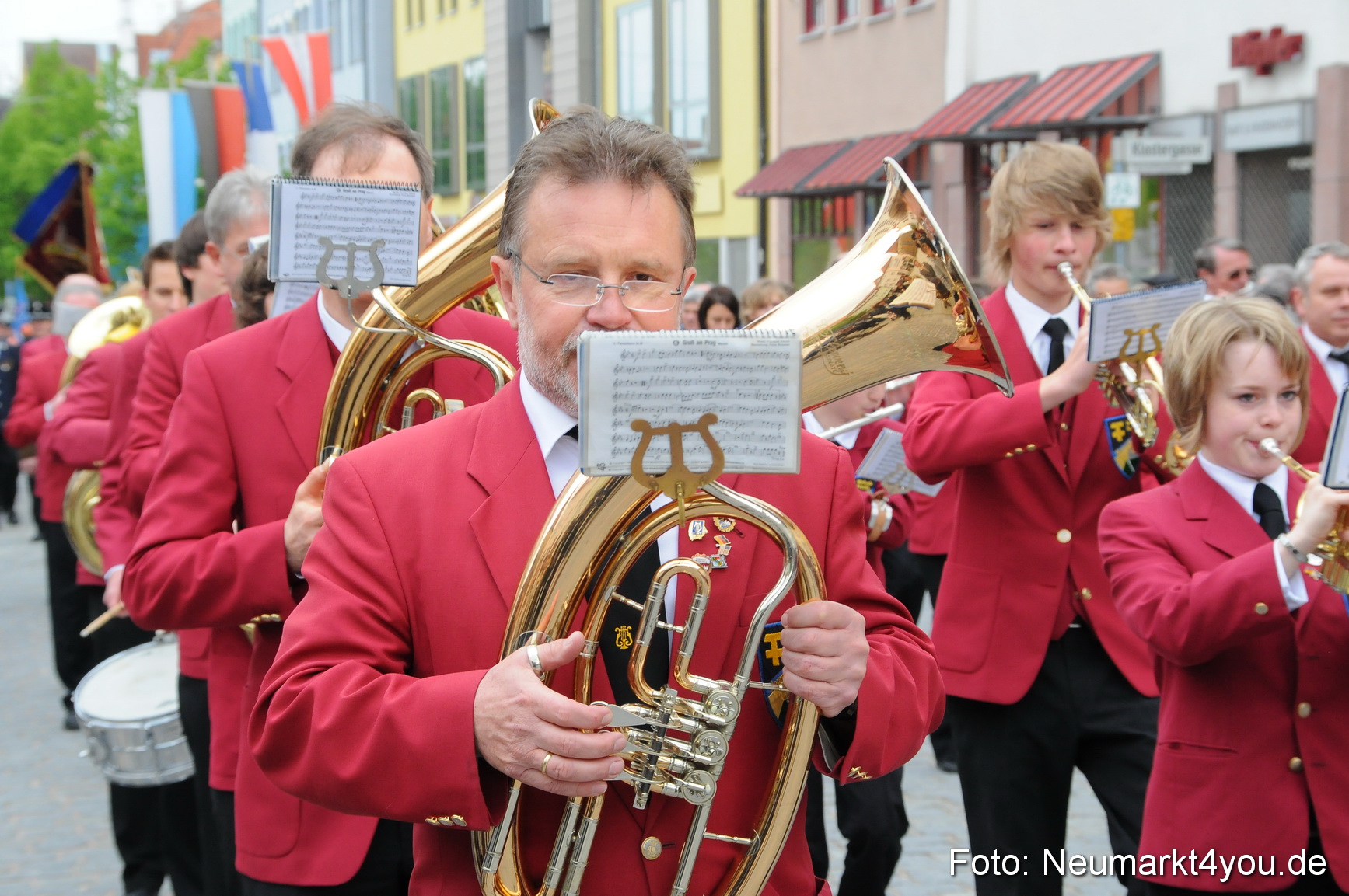 Festzug 150 Jahre Feuerwehr Neumarkt 160510 0008