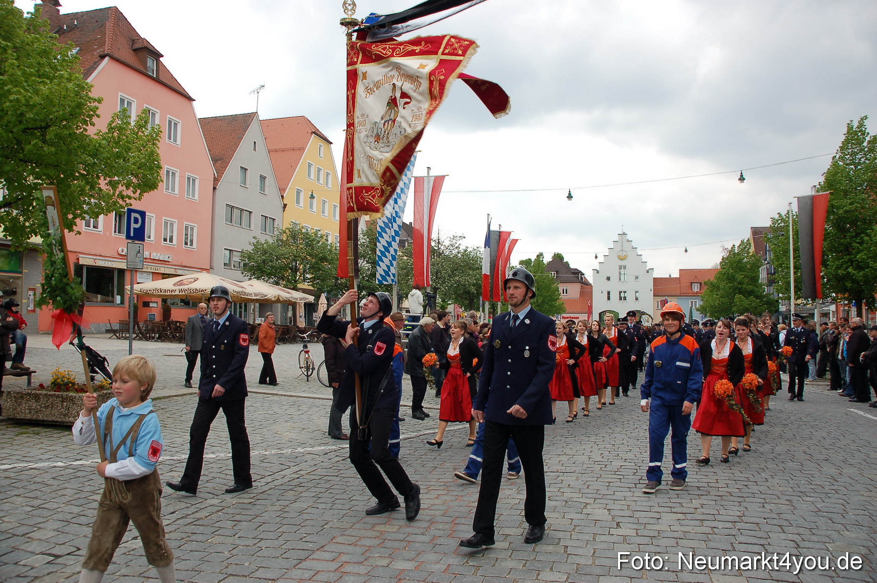 Festzug 150 Jahre Feuerwehr Neumarkt 160510 0009