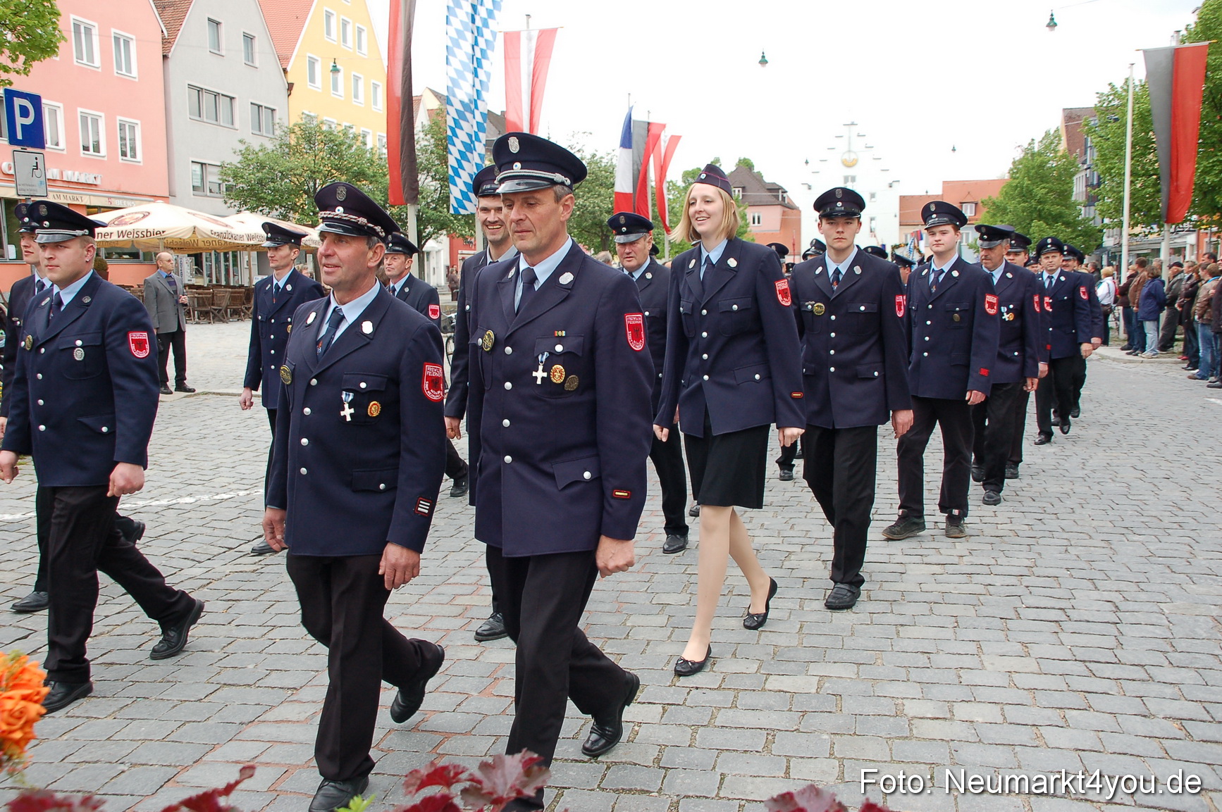 Festzug 150 Jahre Feuerwehr Neumarkt 160510 0011
