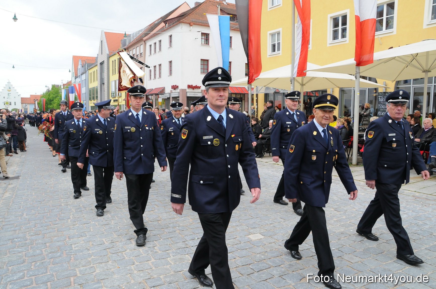 Festzug 150 Jahre Feuerwehr Neumarkt 160510 0012
