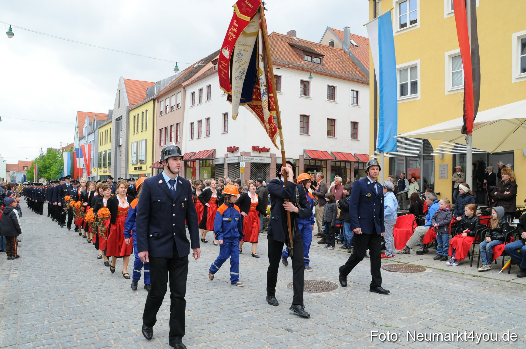 Festzug 150 Jahre Feuerwehr Neumarkt 160510 0020