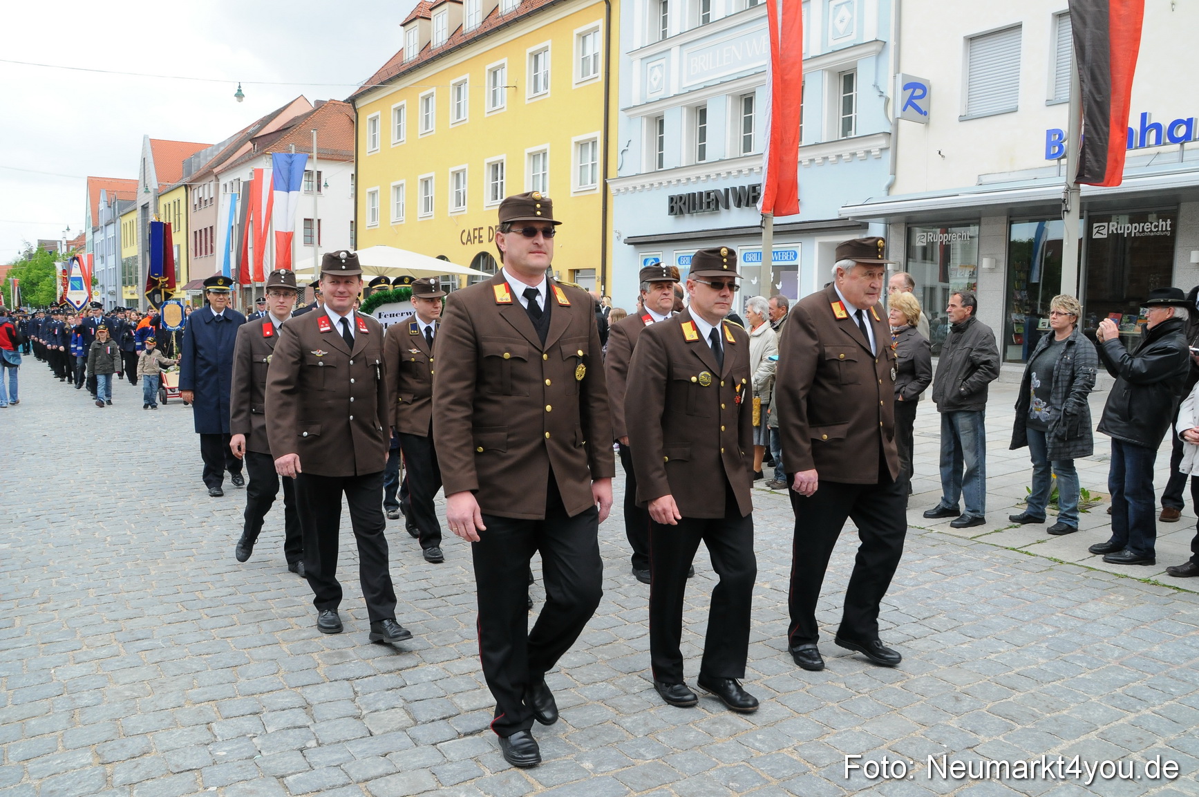 Festzug 150 Jahre Feuerwehr Neumarkt 160510 0026