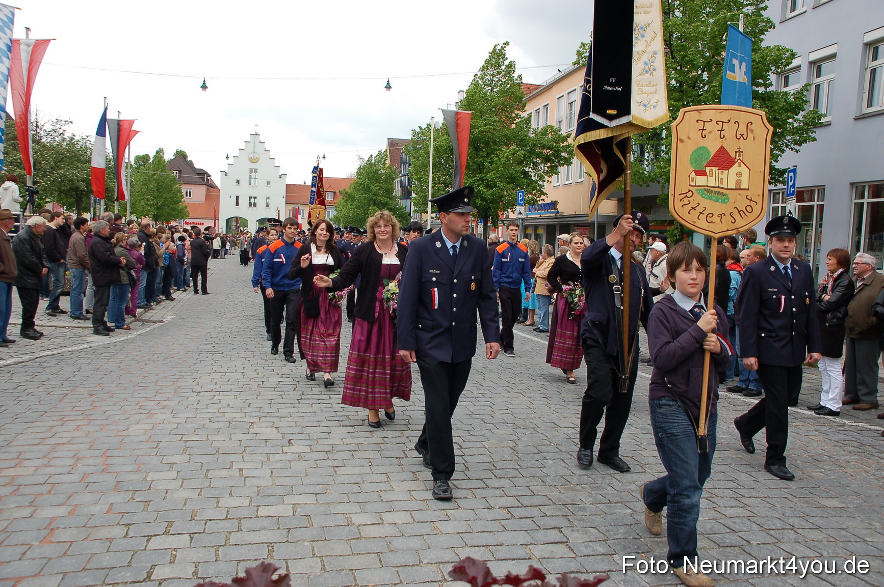 Festzug 150 Jahre Feuerwehr Neumarkt 160510 0028