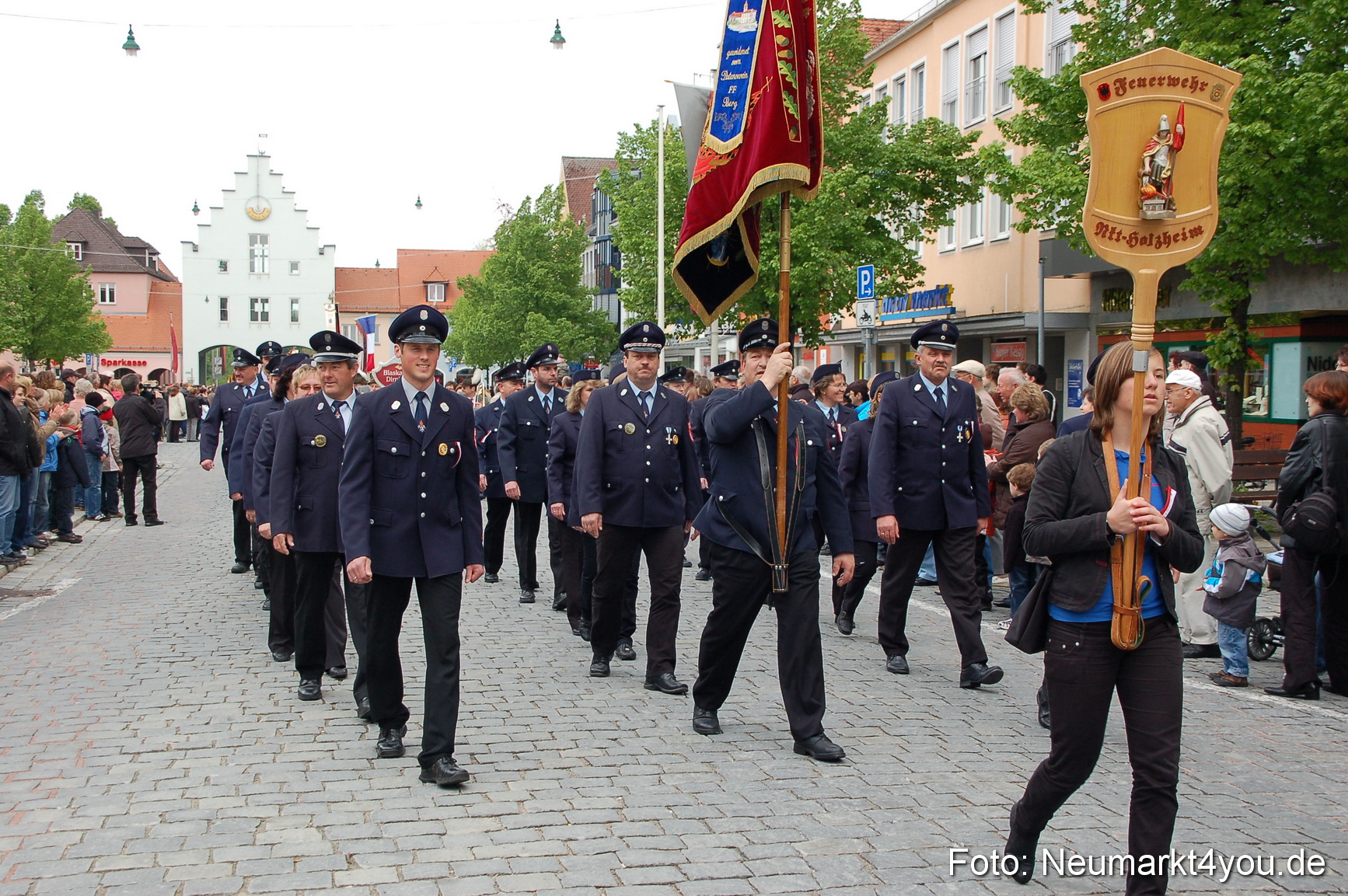 Festzug 150 Jahre Feuerwehr Neumarkt 160510 0030