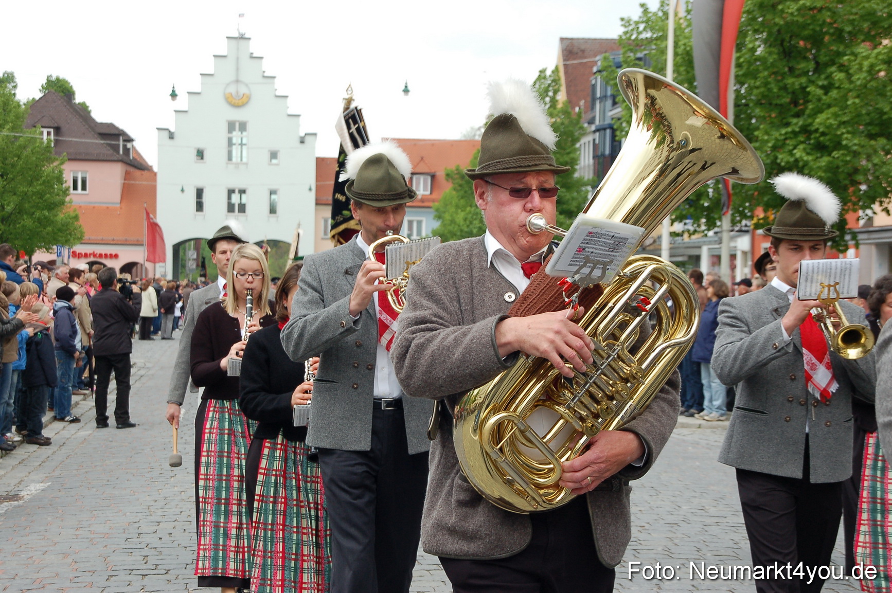 Festzug 150 Jahre Feuerwehr Neumarkt 160510 0034