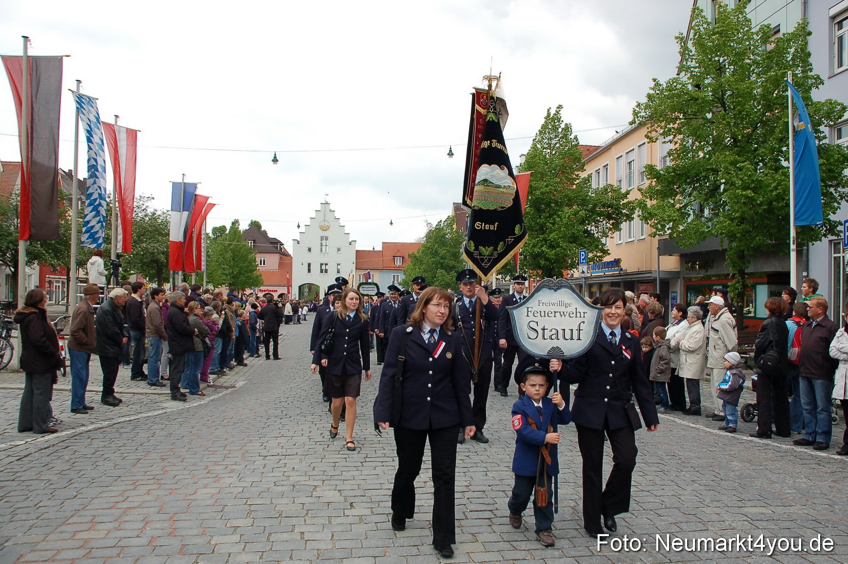 Festzug 150 Jahre Feuerwehr Neumarkt 160510 0036
